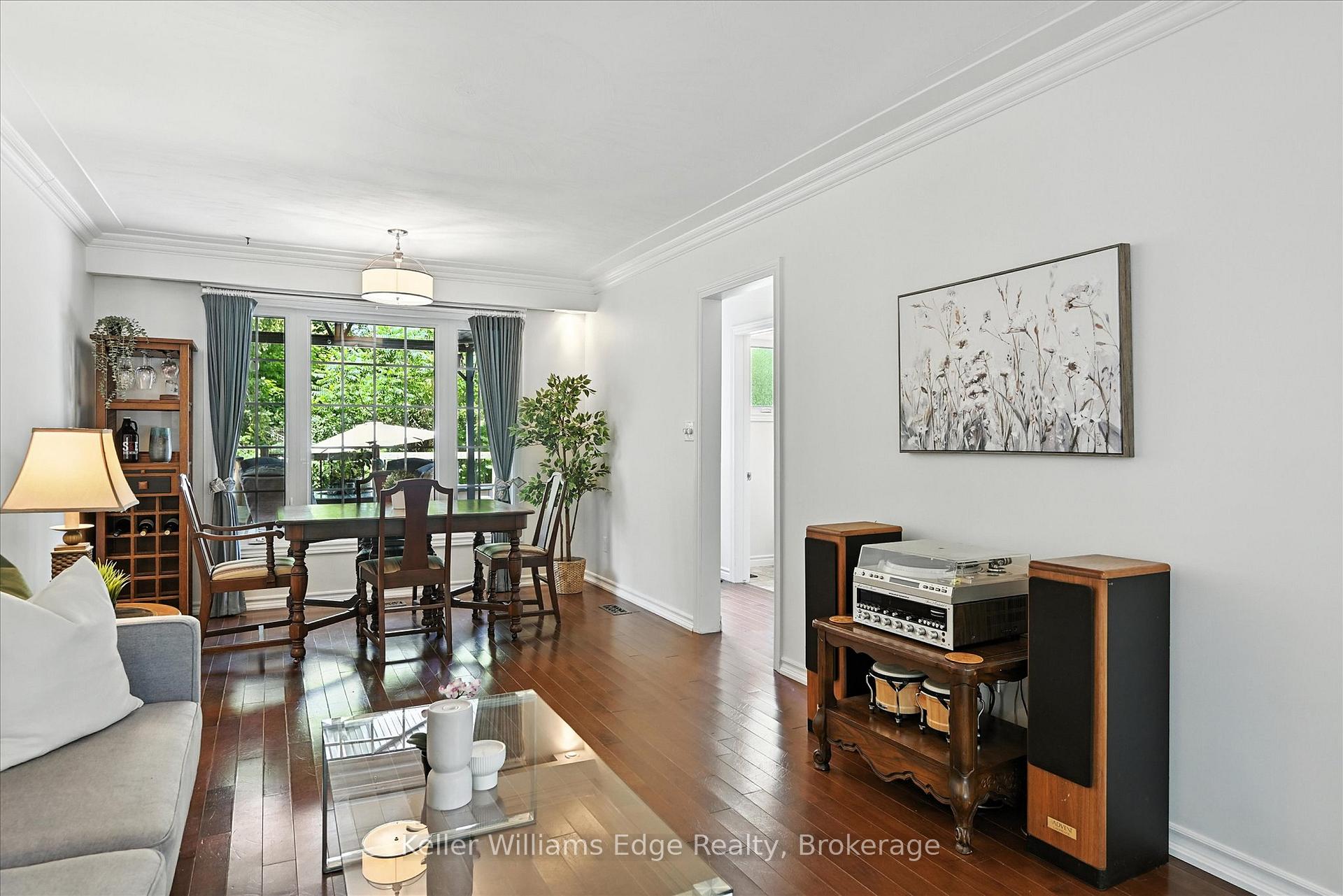 Photo 9 of 18 Moonglow Place, Hamilton, Dundas — HOMEH