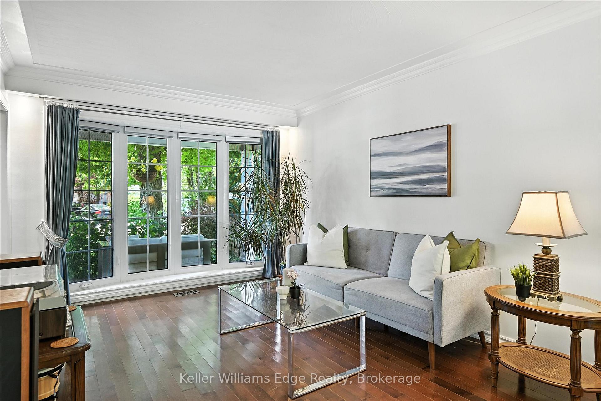 Photo 5 of 18 Moonglow Place, Hamilton, Dundas — HOMEH