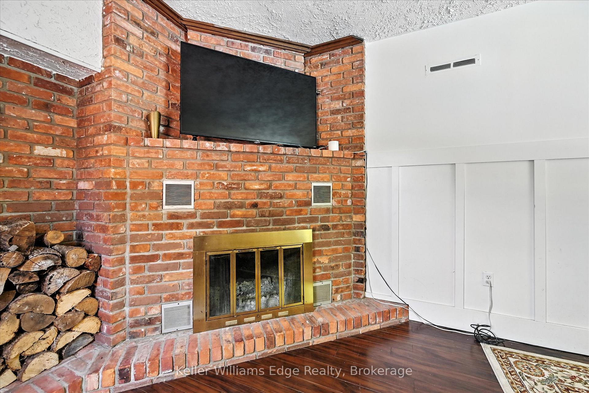 Photo 15 of 18 Moonglow Place, Hamilton, Dundas — HOMEH