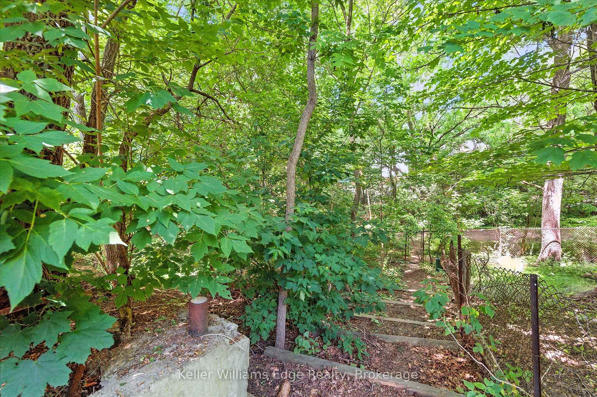 Photo 38 of 18 Moonglow Place, Hamilton, Dundas — HOMEH