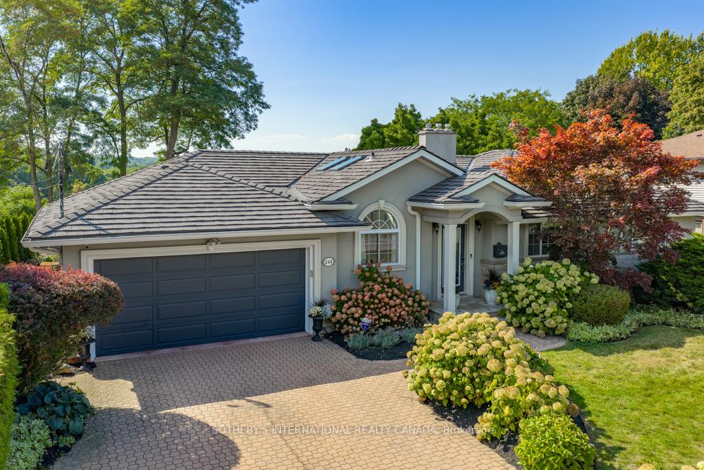 Photo 9 of 244 Brookview Court, Hamilton, Ancaster — HOMEH