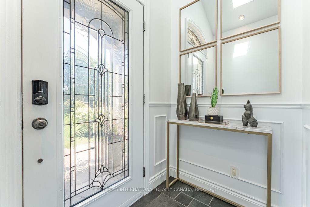 Photo 3 of 244 Brookview Court, Hamilton, Ancaster — HOMEH