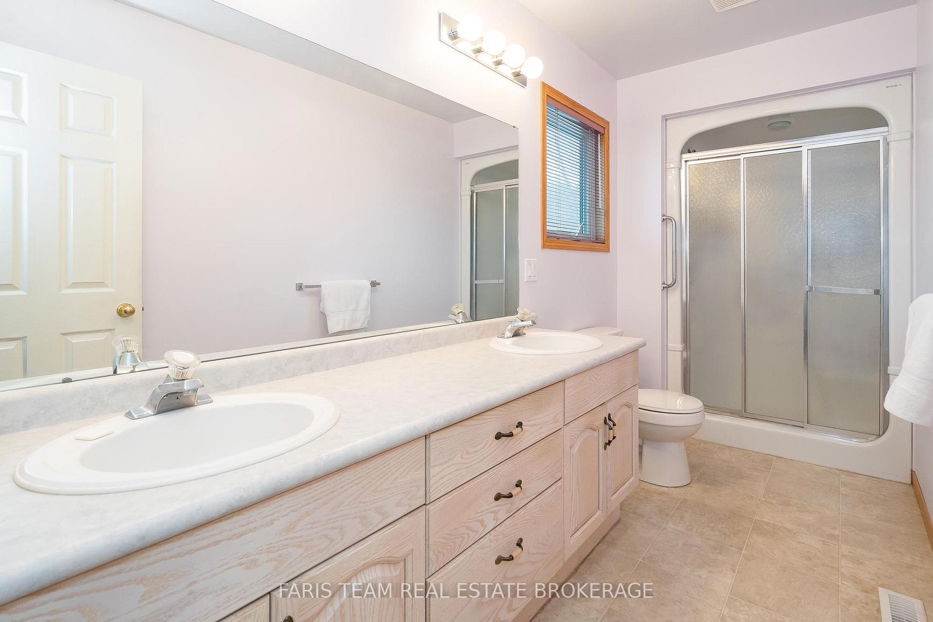 Photo 11 of 2 St James Place, Wasaga Beach — HOMEH