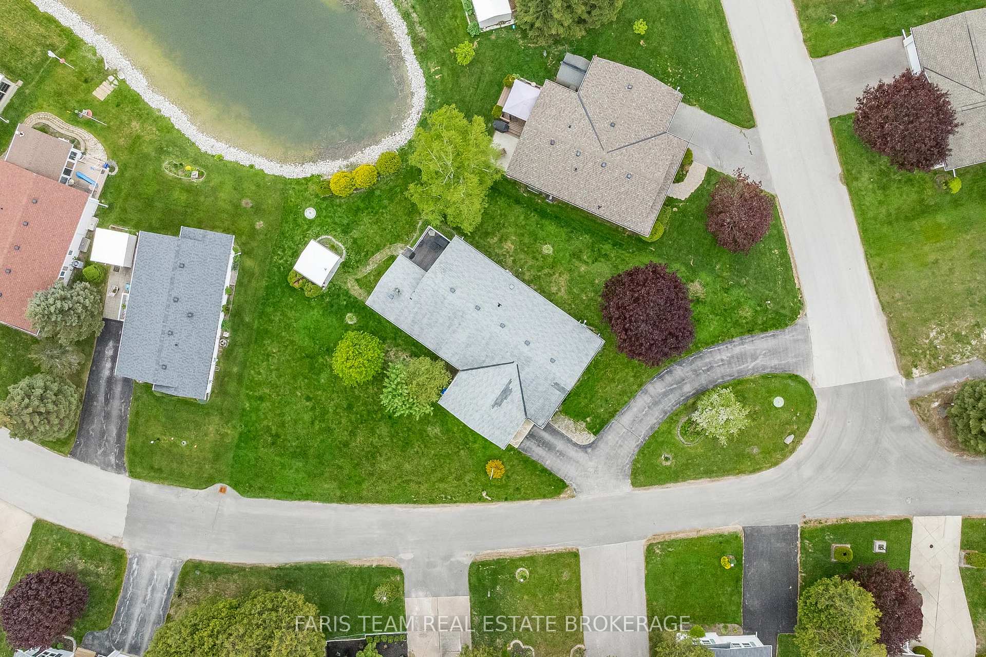 Photo 26 of 2 St James Place, Wasaga Beach — HOMEH