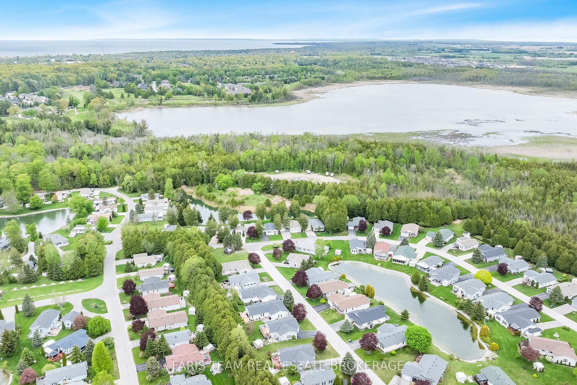 Photo 29 of 2 St James Place, Wasaga Beach — HOMEH