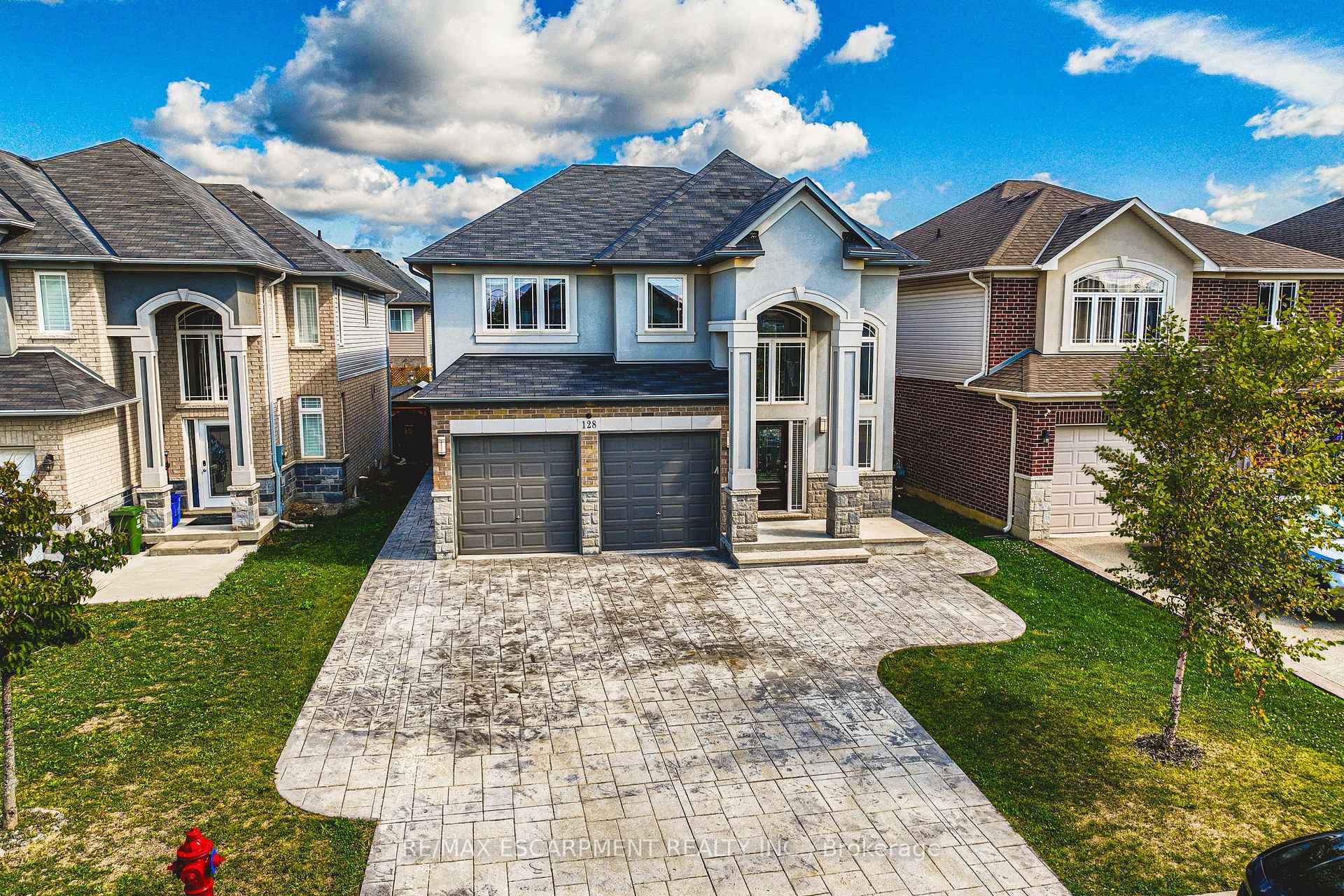Photo 9 of 128 Medici Lane, Hamilton, Carpenter — HOMEH