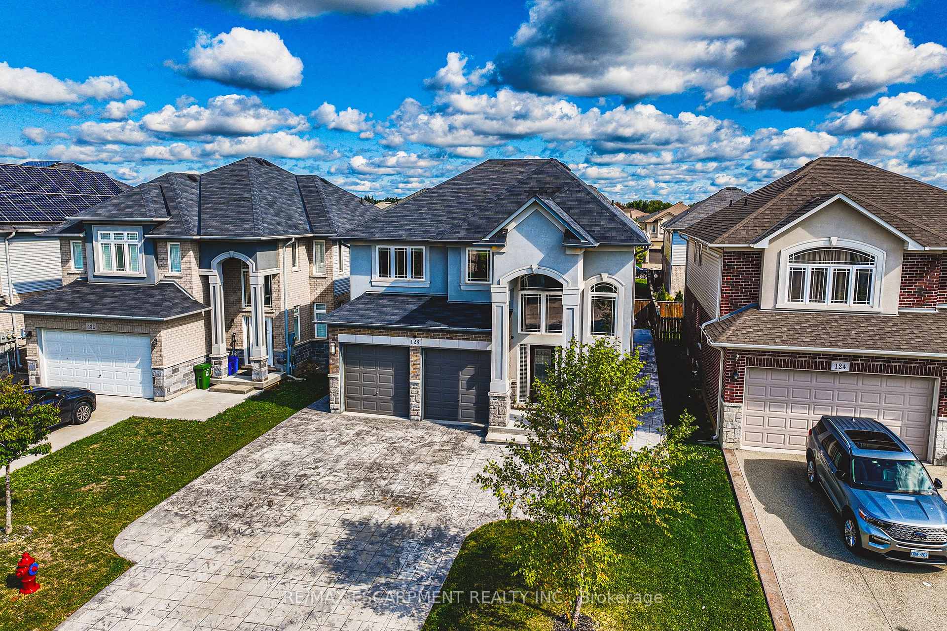 Photo 8 of 128 Medici Lane, Hamilton, Carpenter — HOMEH