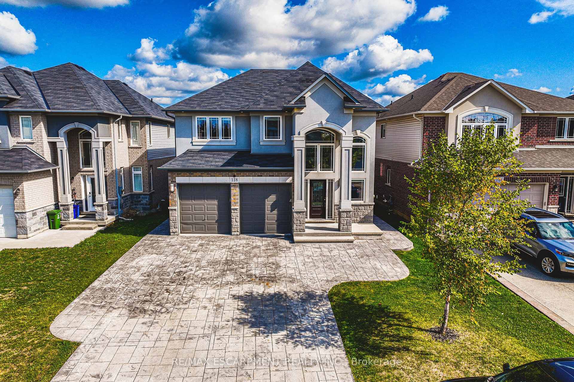 Photo 10 of 128 Medici Lane, Hamilton, Carpenter — HOMEH