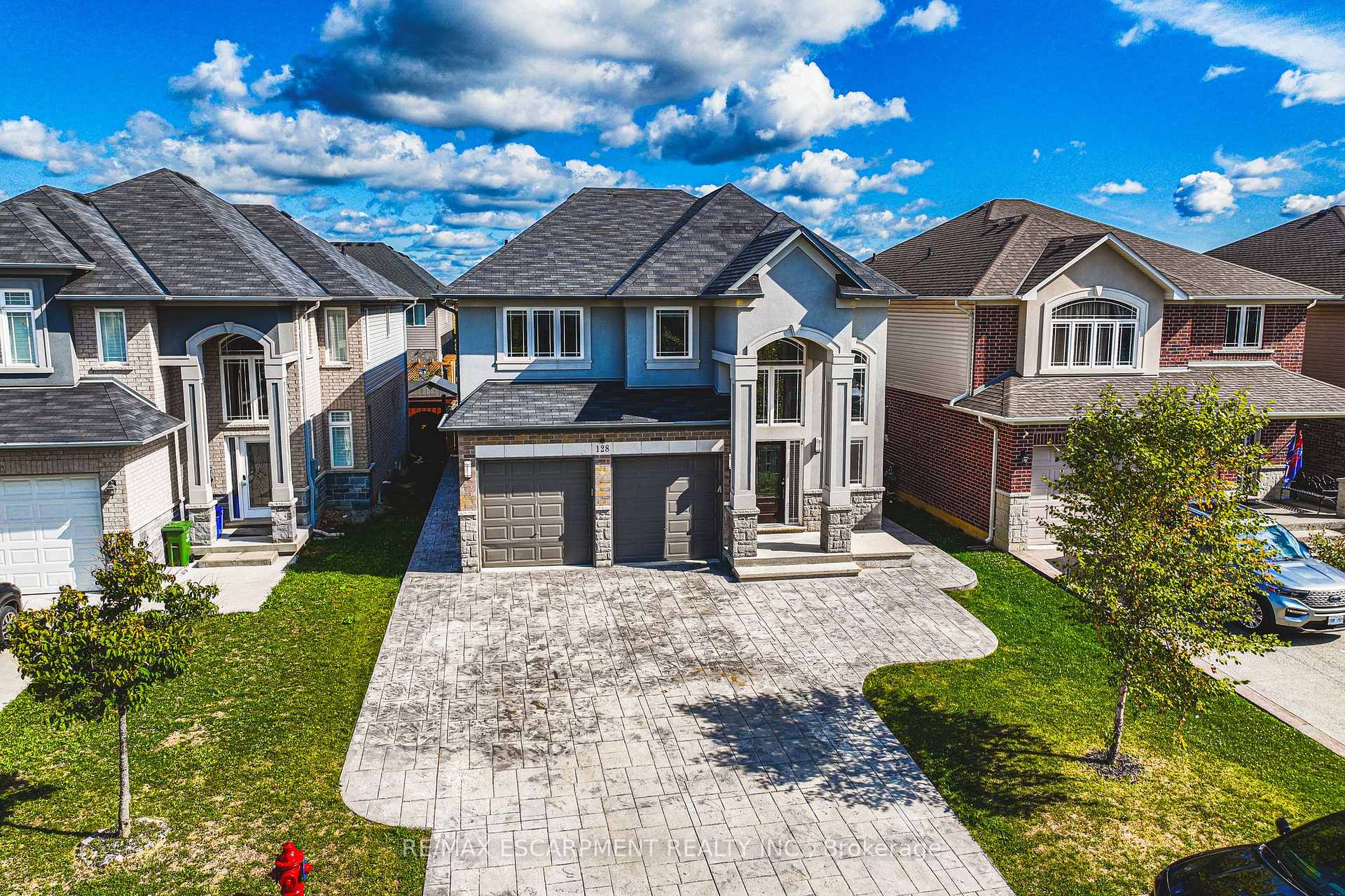 Photo 13 of 128 Medici Lane, Hamilton, Carpenter — HOMEH
