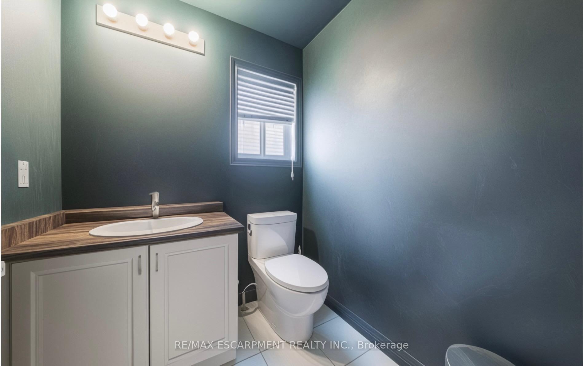 Photo 2 of 128 Medici Lane, Hamilton, Carpenter — HOMEH