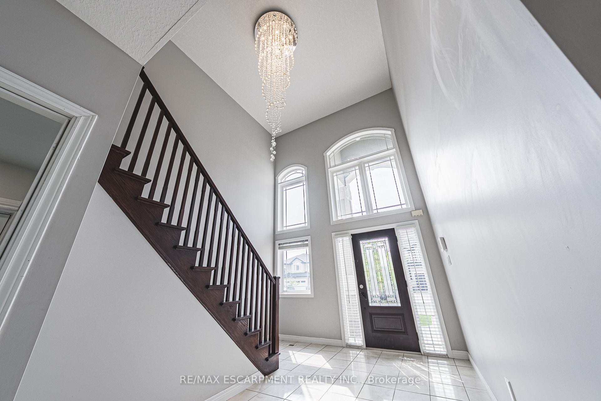 Photo 3 of 128 Medici Lane, Hamilton, Carpenter — HOMEH