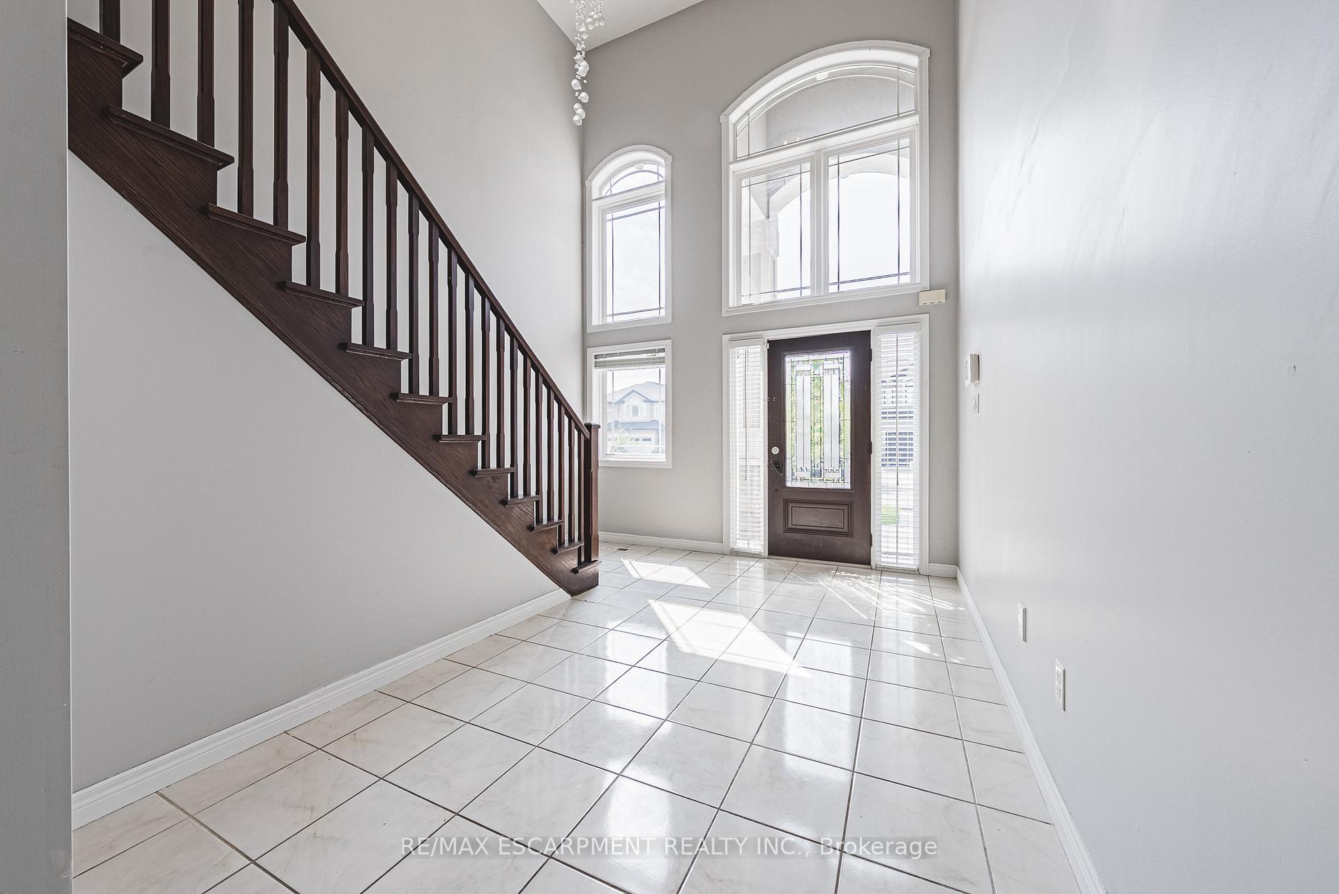 Photo 5 of 128 Medici Lane, Hamilton, Carpenter — HOMEH