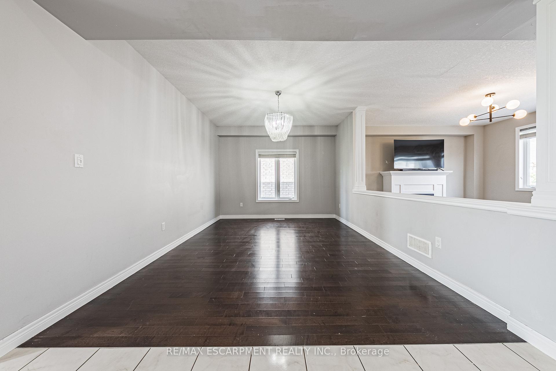 Photo 7 of 128 Medici Lane, Hamilton, Carpenter — HOMEH