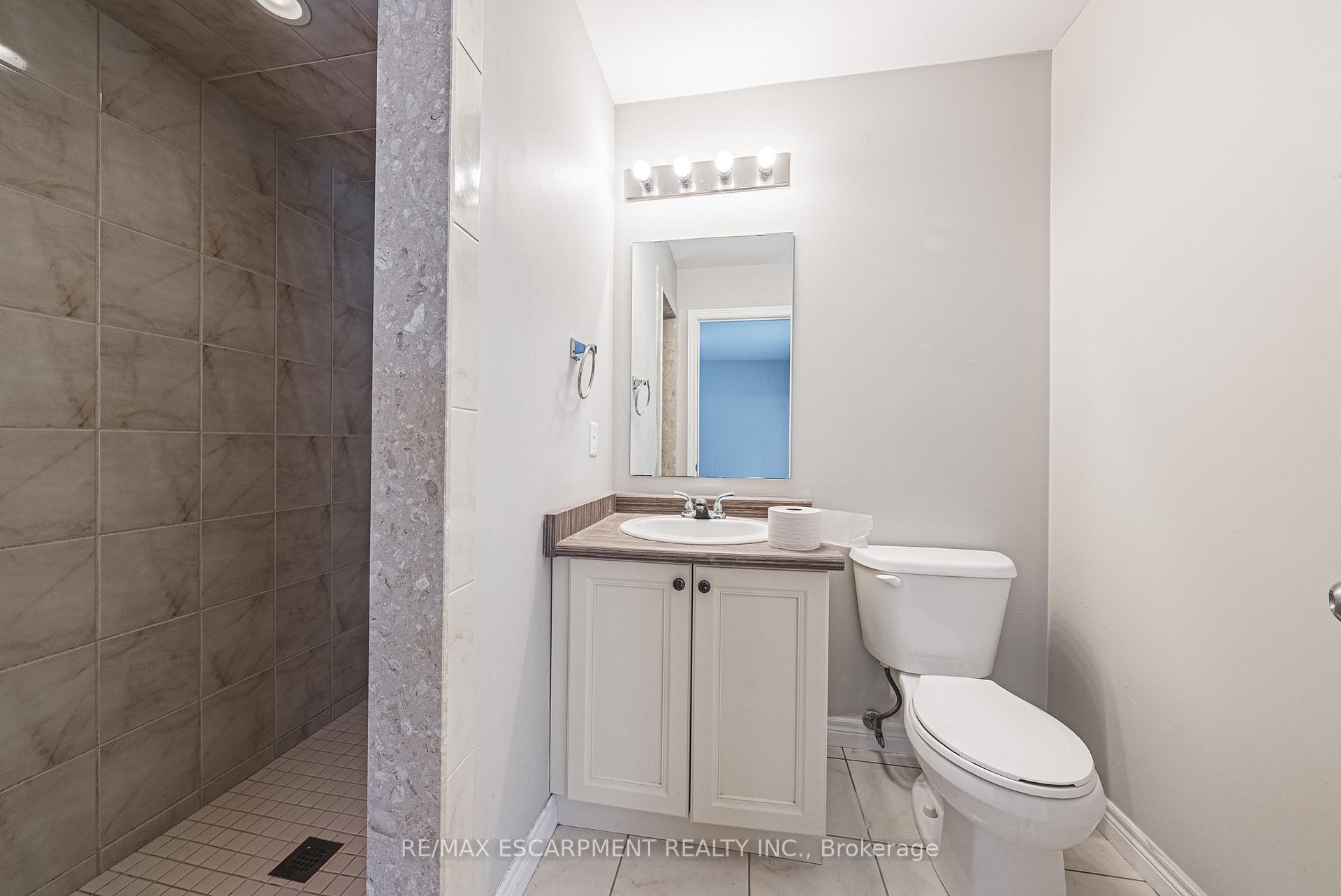 Photo 18 of 128 Medici Lane, Hamilton, Carpenter — HOMEH