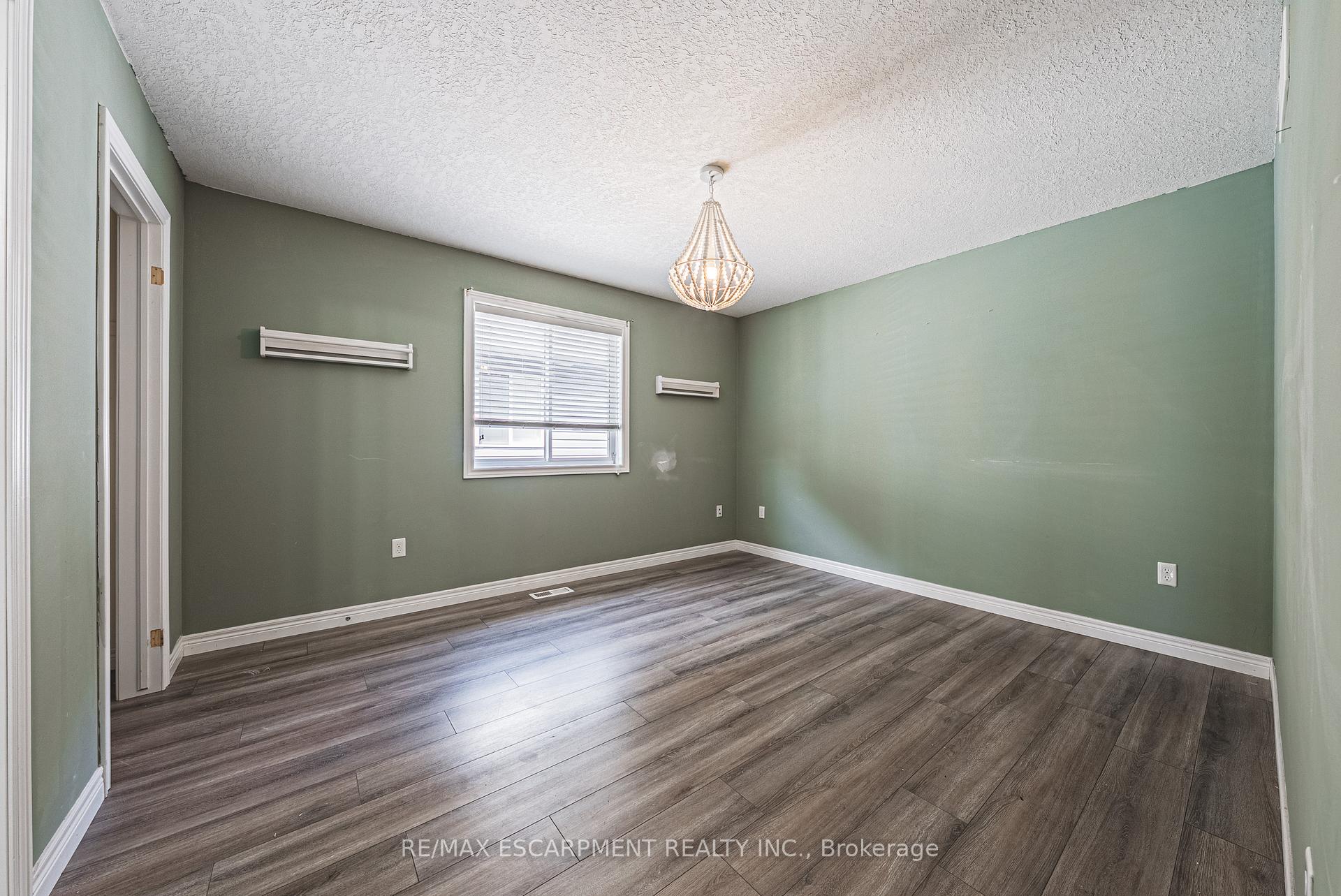 Photo 35 of 128 Medici Lane, Hamilton, Carpenter — HOMEH