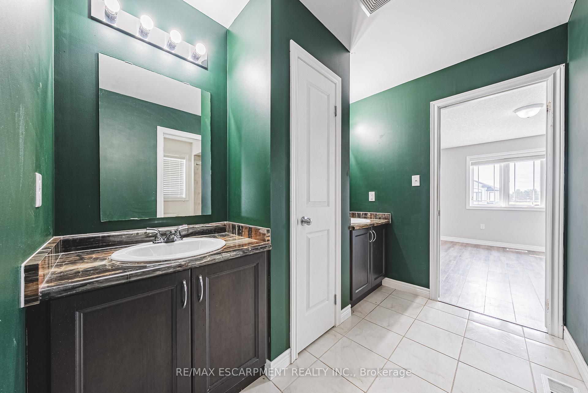 Photo 27 of 128 Medici Lane, Hamilton, Carpenter — HOMEH
