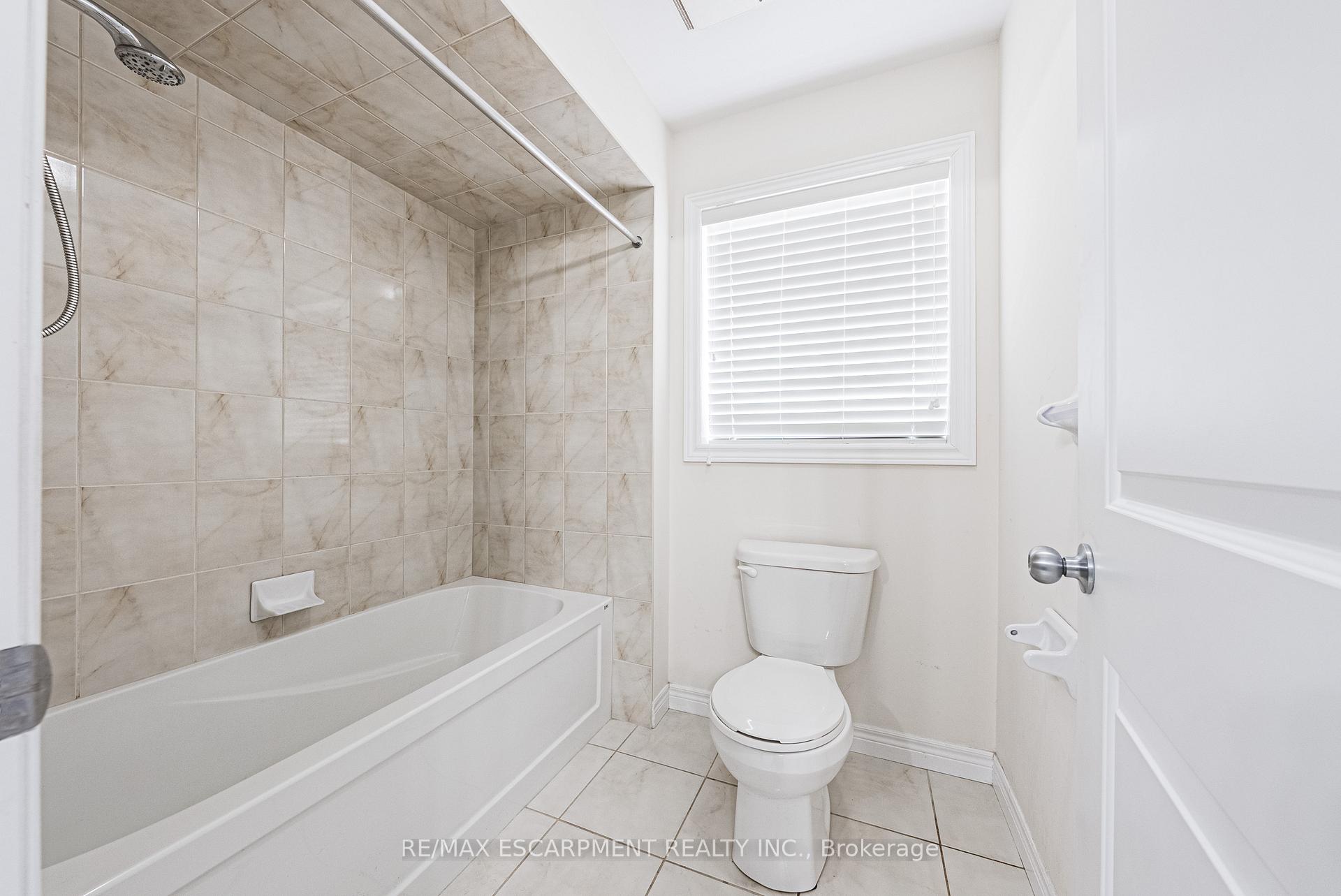 Photo 25 of 128 Medici Lane, Hamilton, Carpenter — HOMEH