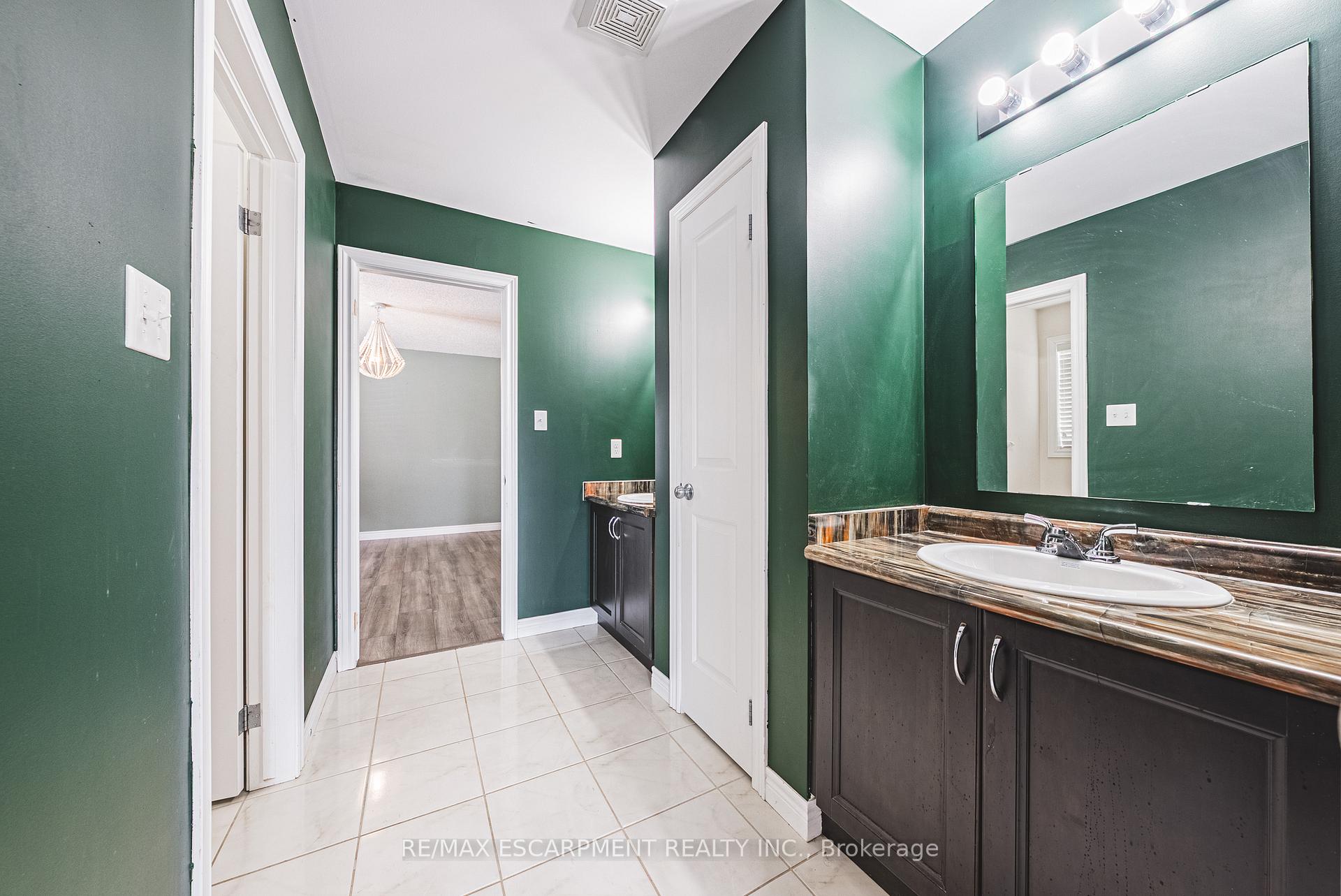 Photo 30 of 128 Medici Lane, Hamilton, Carpenter — HOMEH