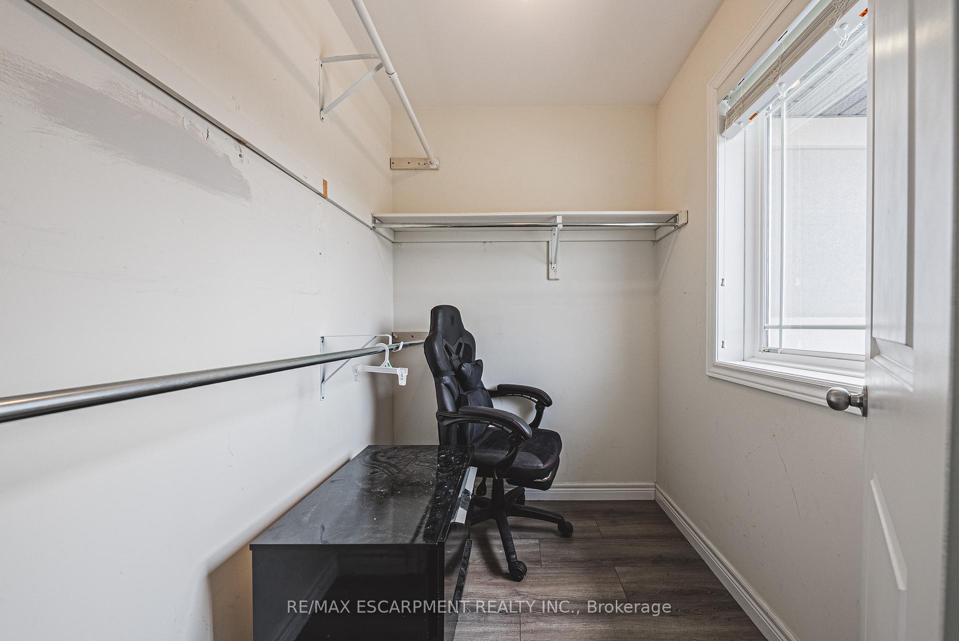 Photo 40 of 128 Medici Lane, Hamilton, Carpenter — HOMEH