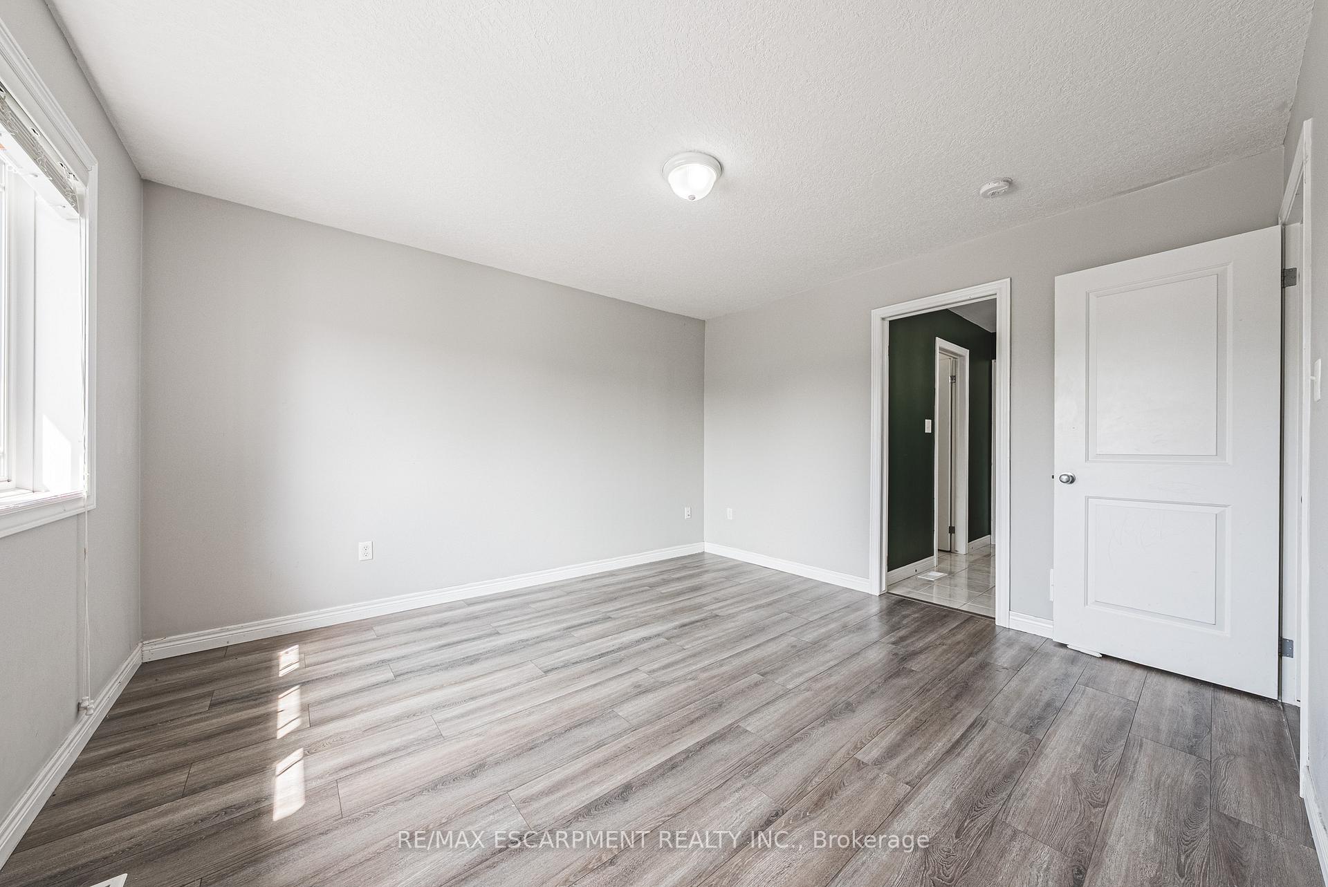 Photo 34 of 128 Medici Lane, Hamilton, Carpenter — HOMEH