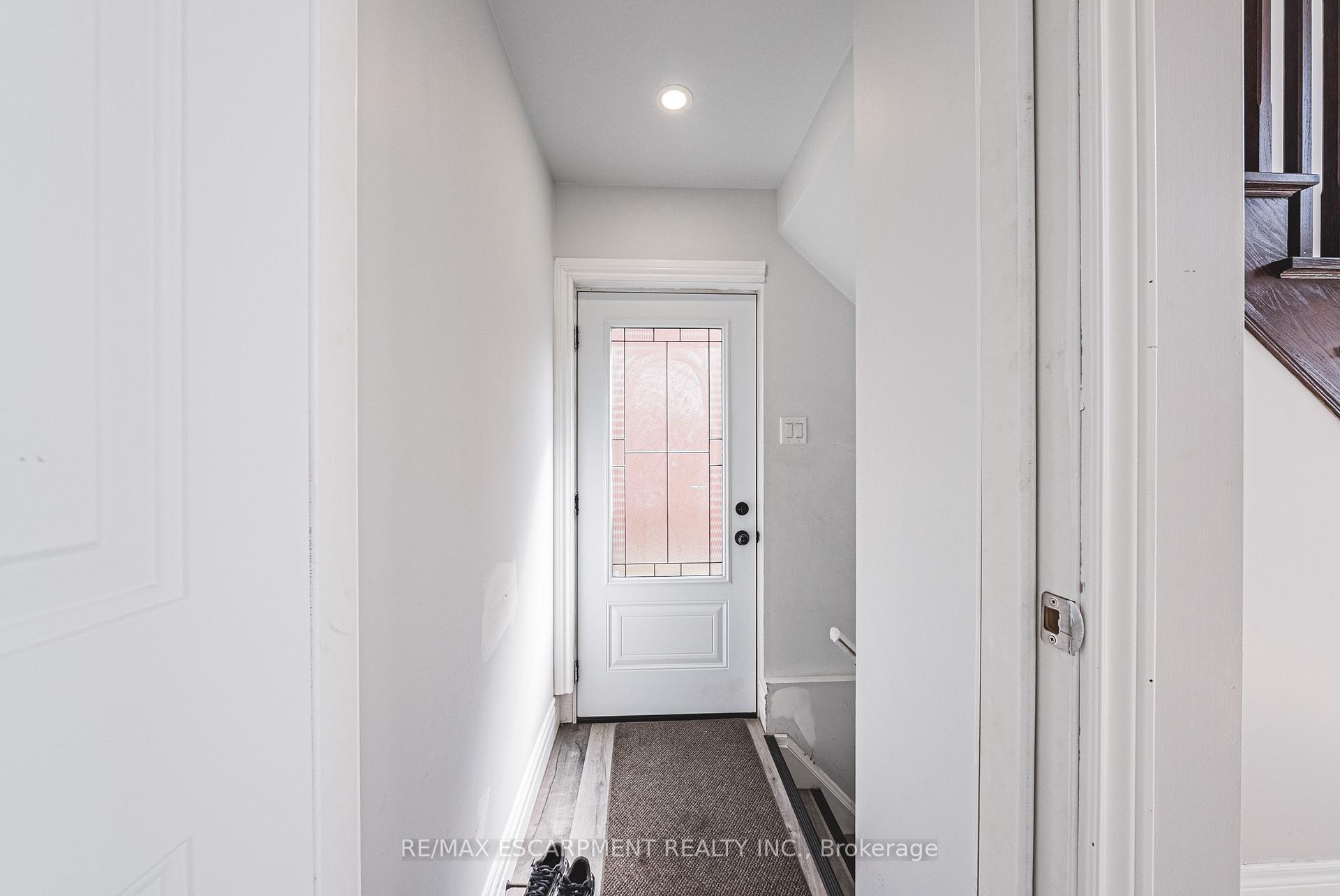 Photo 32 of 128 Medici Lane, Hamilton, Carpenter — HOMEH