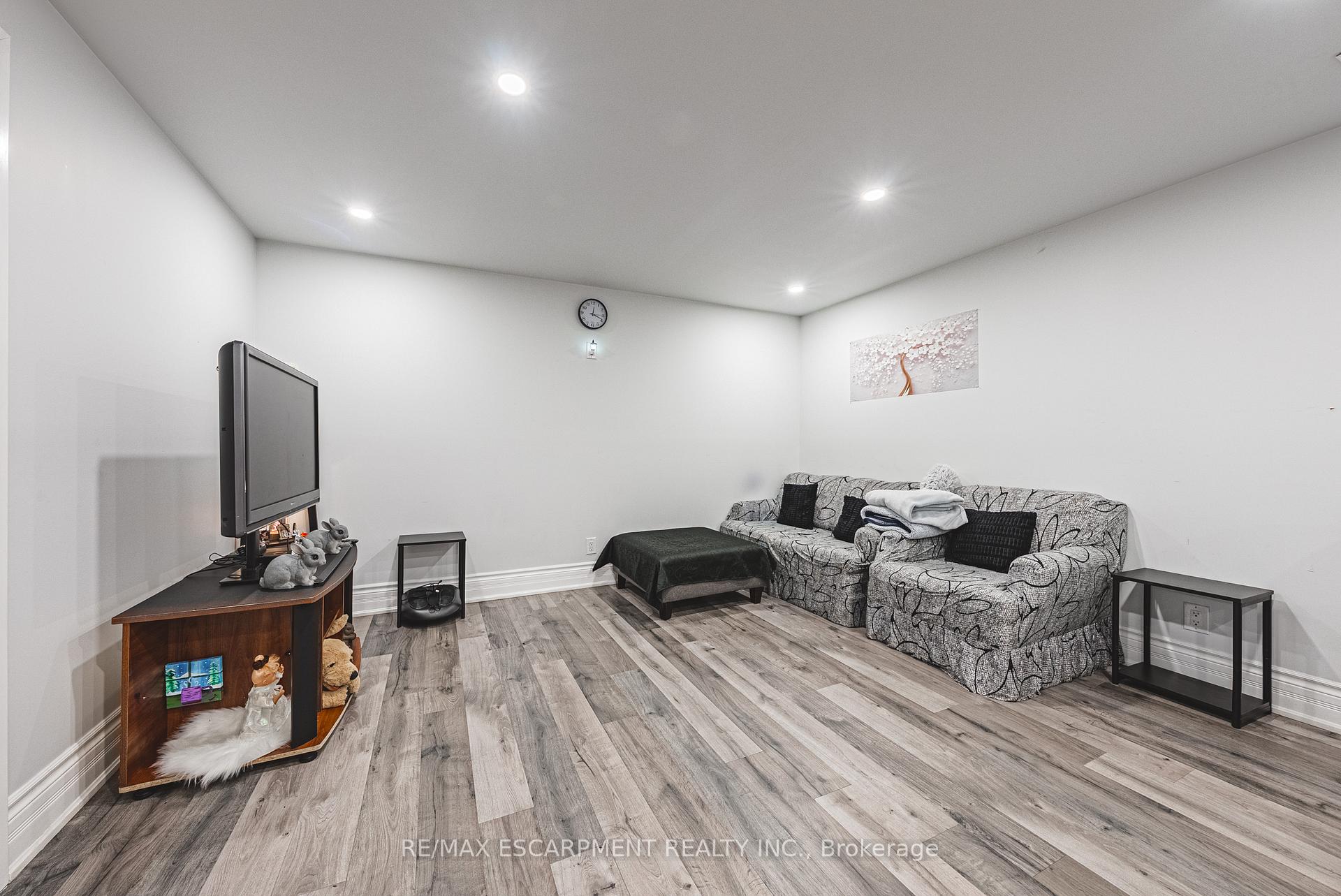 Photo 39 of 128 Medici Lane, Hamilton, Carpenter — HOMEH