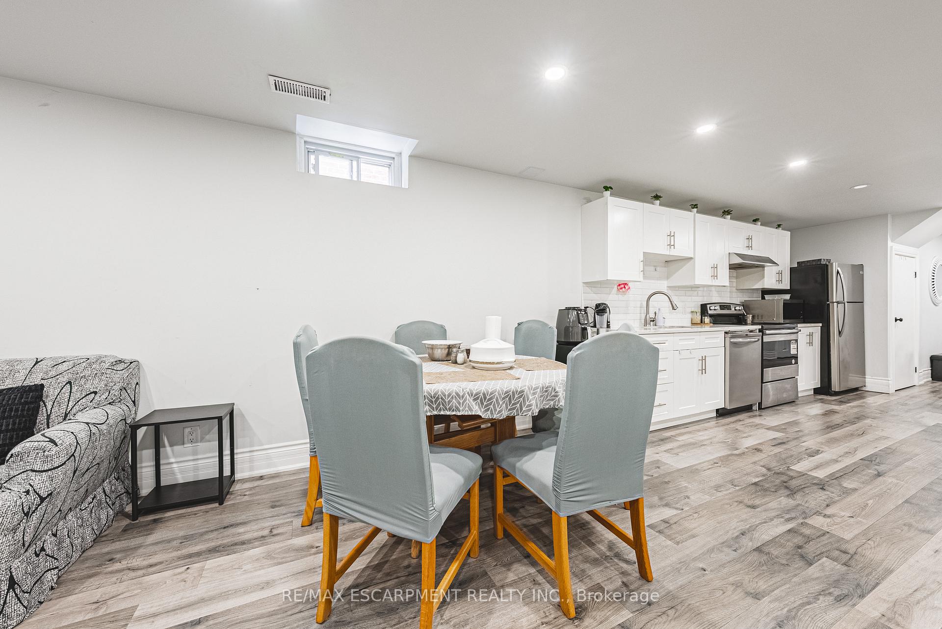 Photo 45 of 128 Medici Lane, Hamilton, Carpenter — HOMEH