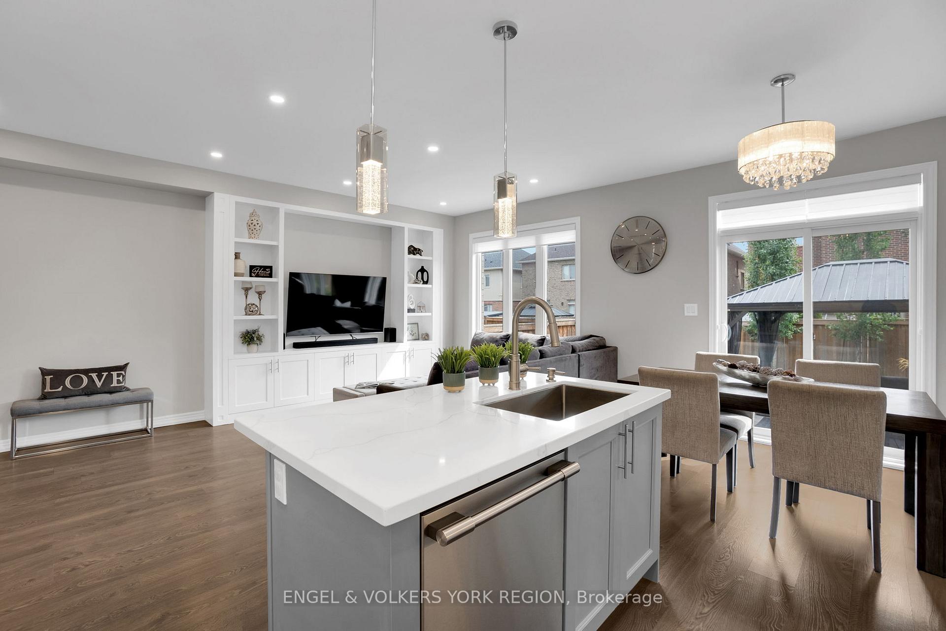 Photo 10 of 49 McGovern Street, New Tecumseth, Tottenham — HOMEH
