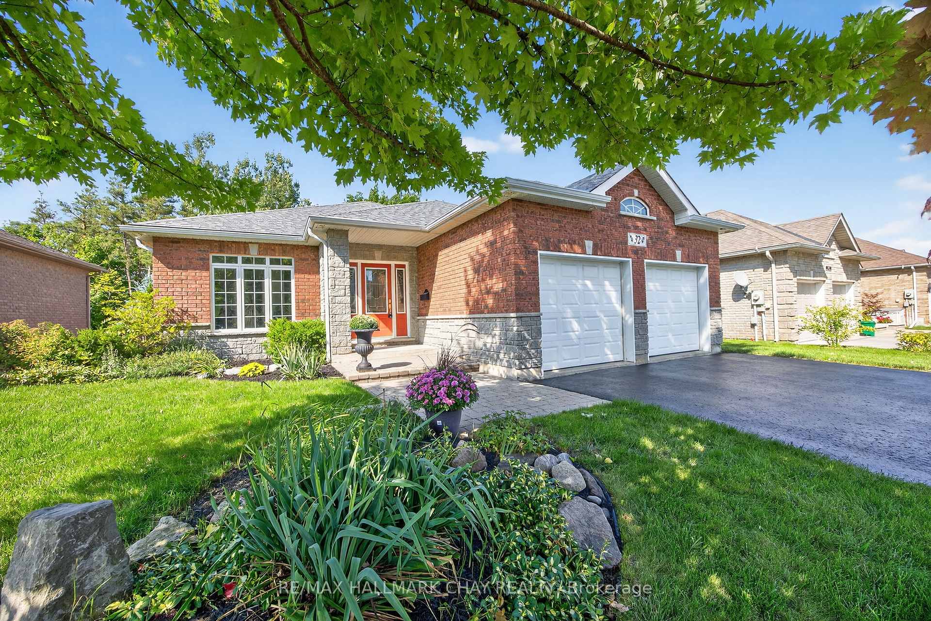 Photo 1 of 32 Wildwood Trail, Barrie, Ardagh — HOMEH
