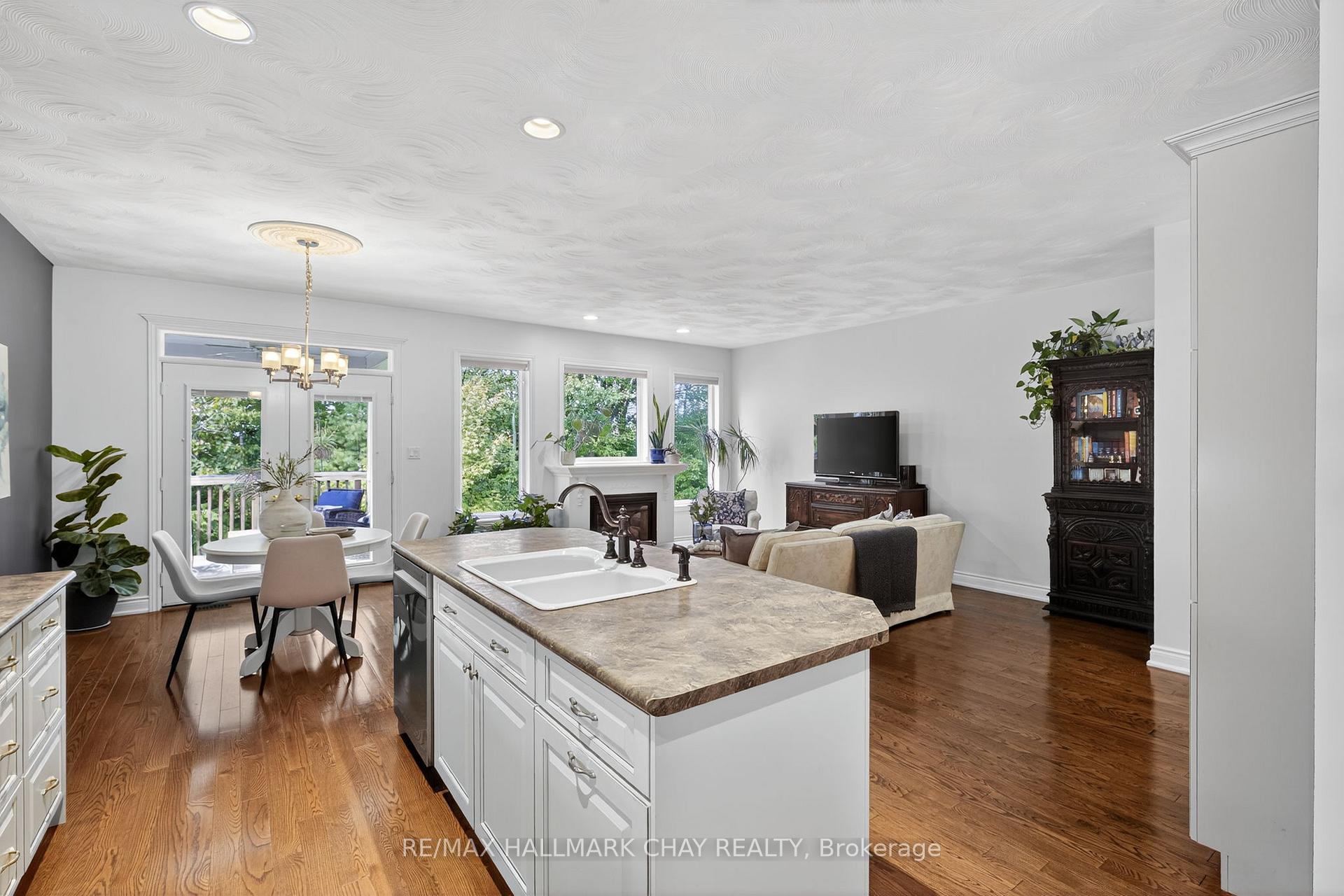 Photo 19 of 32 Wildwood Trail, Barrie, Ardagh — HOMEH