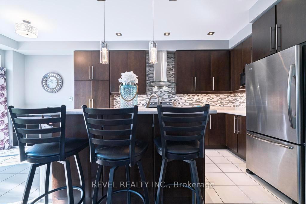 Photo 14 of 1 Coastline Drive, Brampton, Bram West — HOMEH