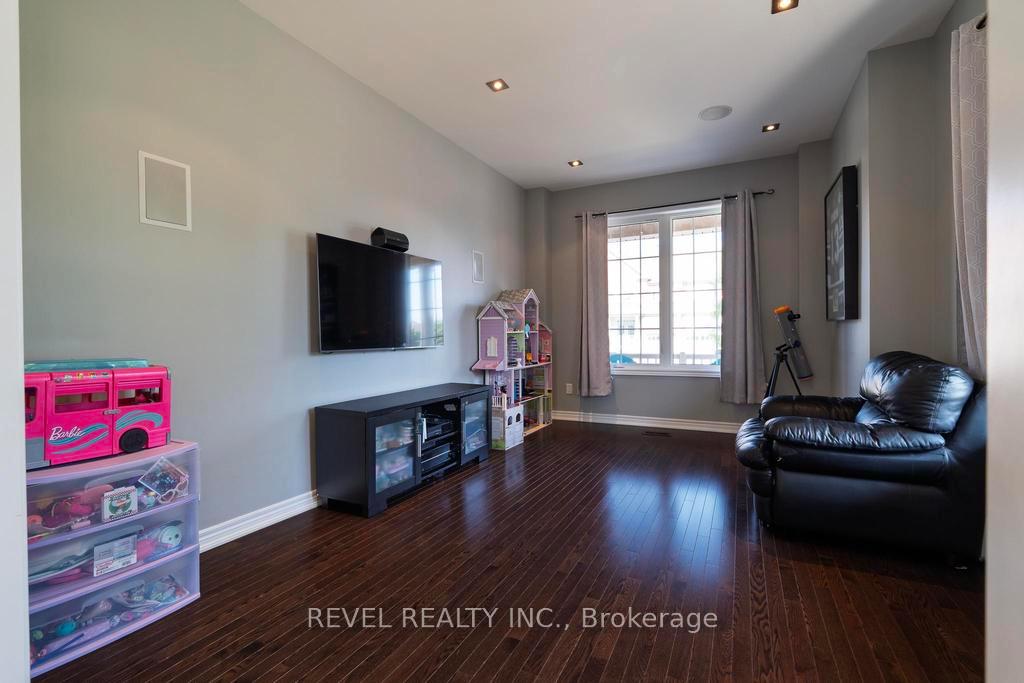 Photo 10 of 1 Coastline Drive, Brampton, Bram West — HOMEH