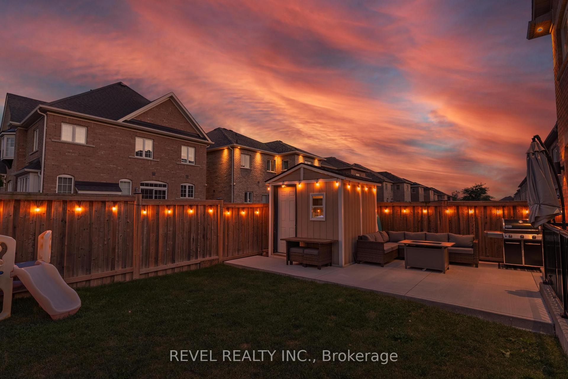 Photo 43 of 1 Coastline Drive, Brampton, Bram West — HOMEH