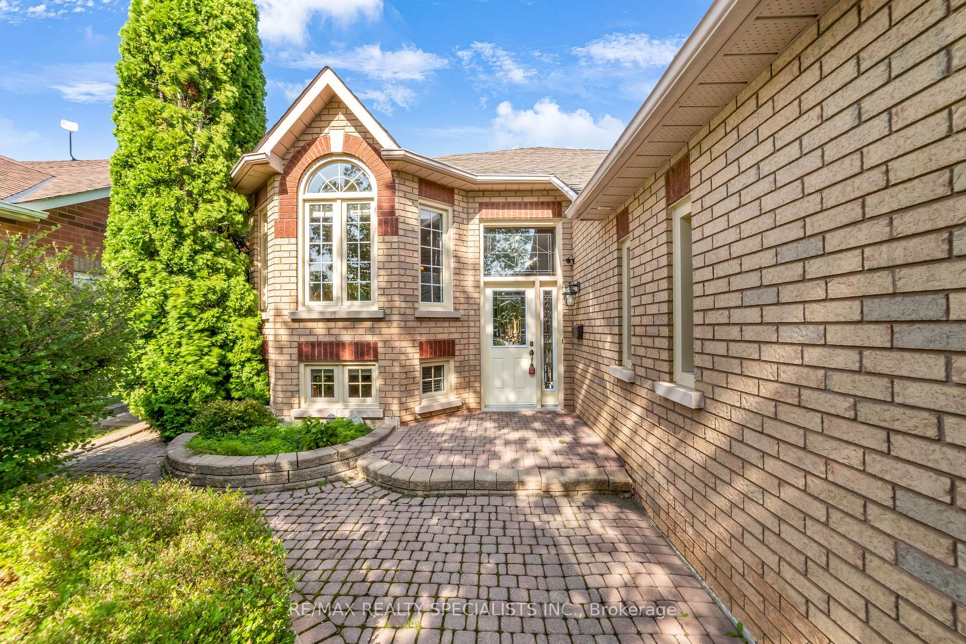 Photo 11 of 52 Buffridge Trail, Brampton, Snelgrove — HOMEH