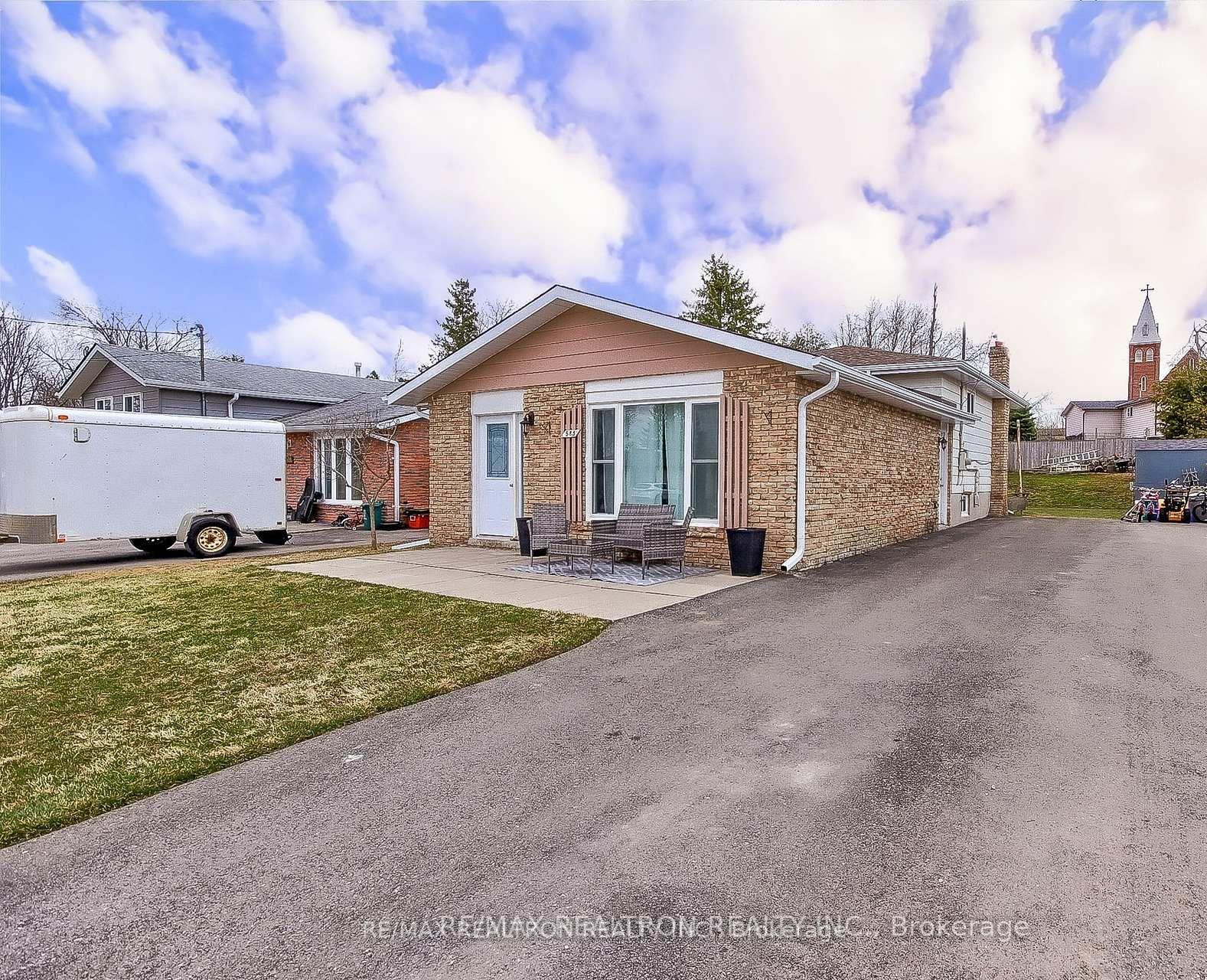 Photo 1 of 585 North Street, Brock, Beaverton — HOMEH