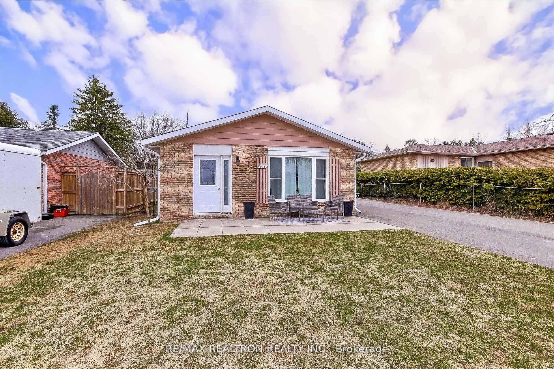 Photo 3 of 585 North Street, Brock, Beaverton — HOMEH