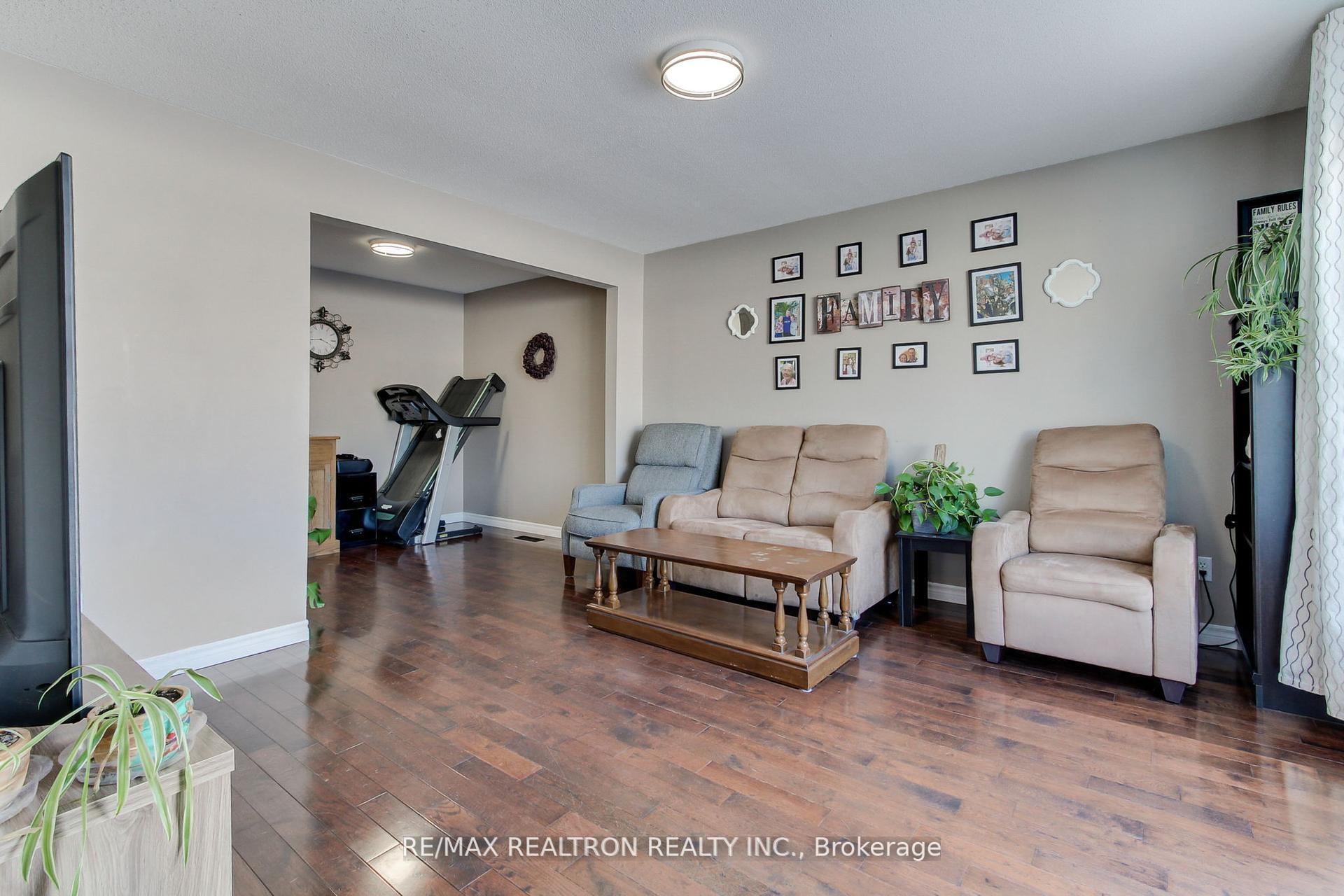 Photo 2 of 585 North Street, Brock, Beaverton — HOMEH