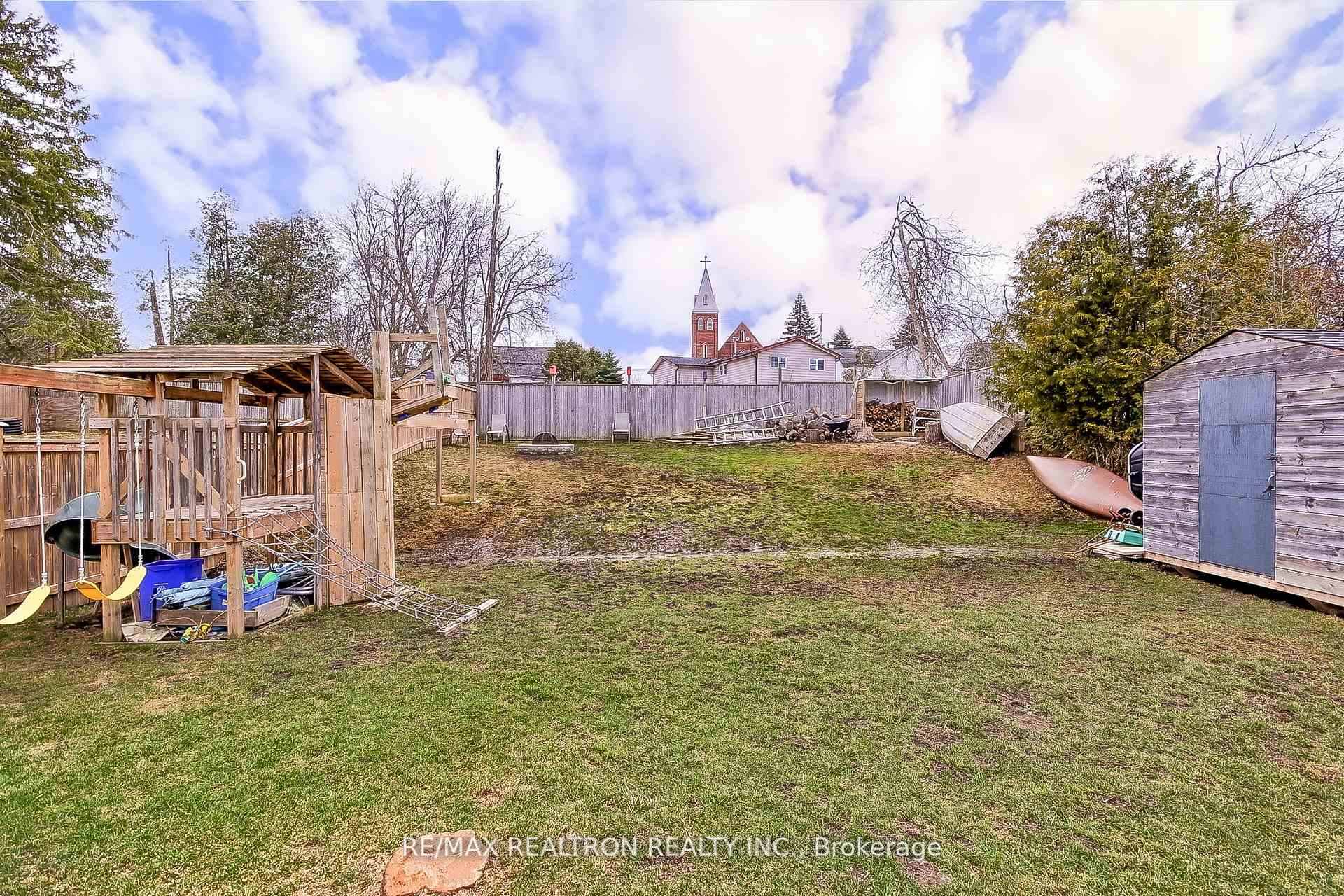 Photo 33 of 585 North Street, Brock, Beaverton — HOMEH