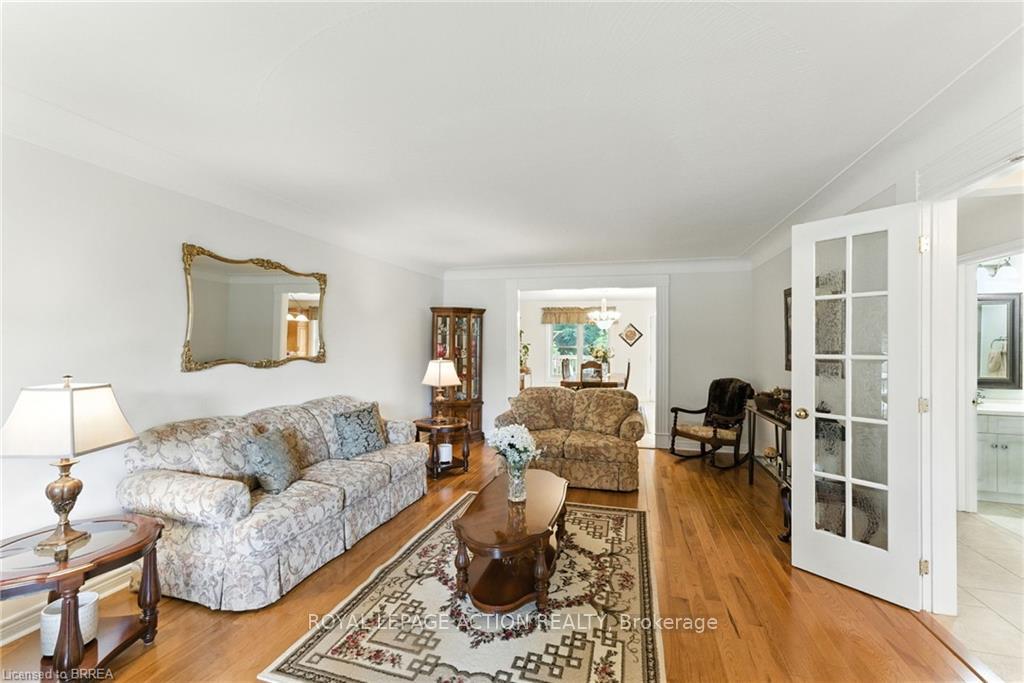 Photo 5 of 18 Algonquin Avenue, Hamilton, Greensville — HOMEH