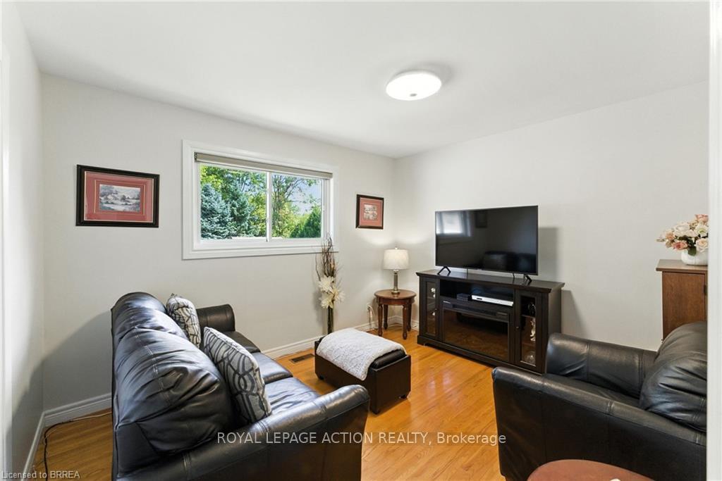 Photo 24 of 18 Algonquin Avenue, Hamilton, Greensville — HOMEH