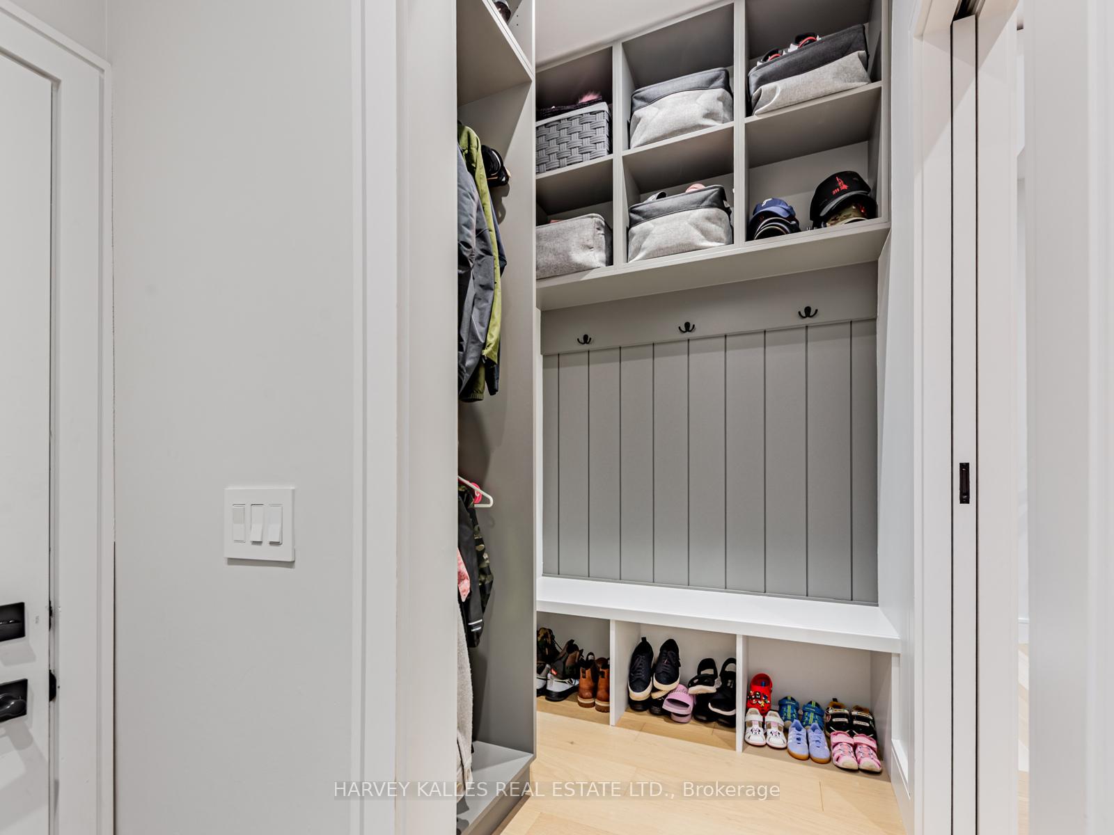 Photo 27 of 128 Kingsbridge Circle, Vaughan, Beverley Glen — HOMEH