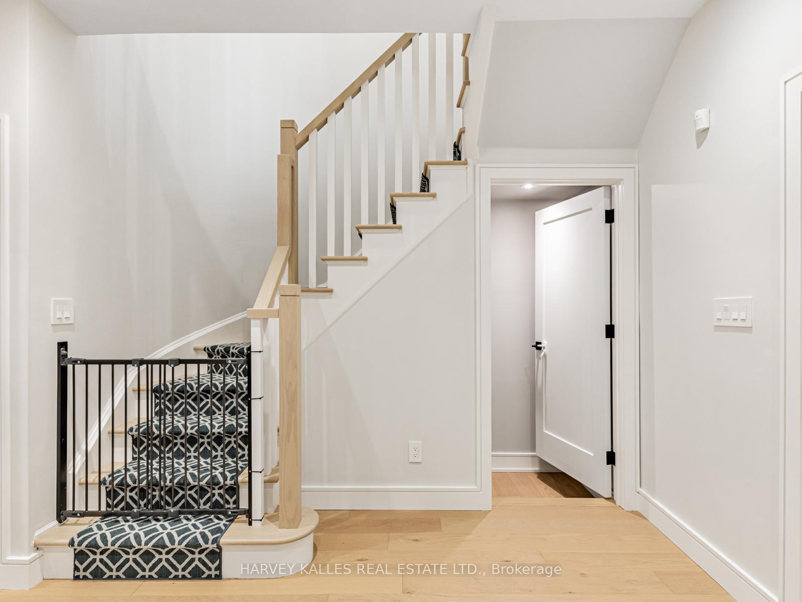 Photo 17 of 128 Kingsbridge Circle, Vaughan, Beverley Glen — HOMEH