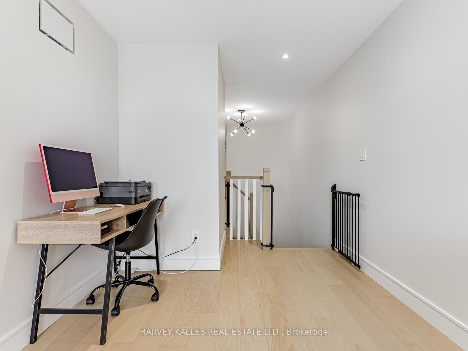 Photo 6 of 128 Kingsbridge Circle, Vaughan, Beverley Glen — HOMEH