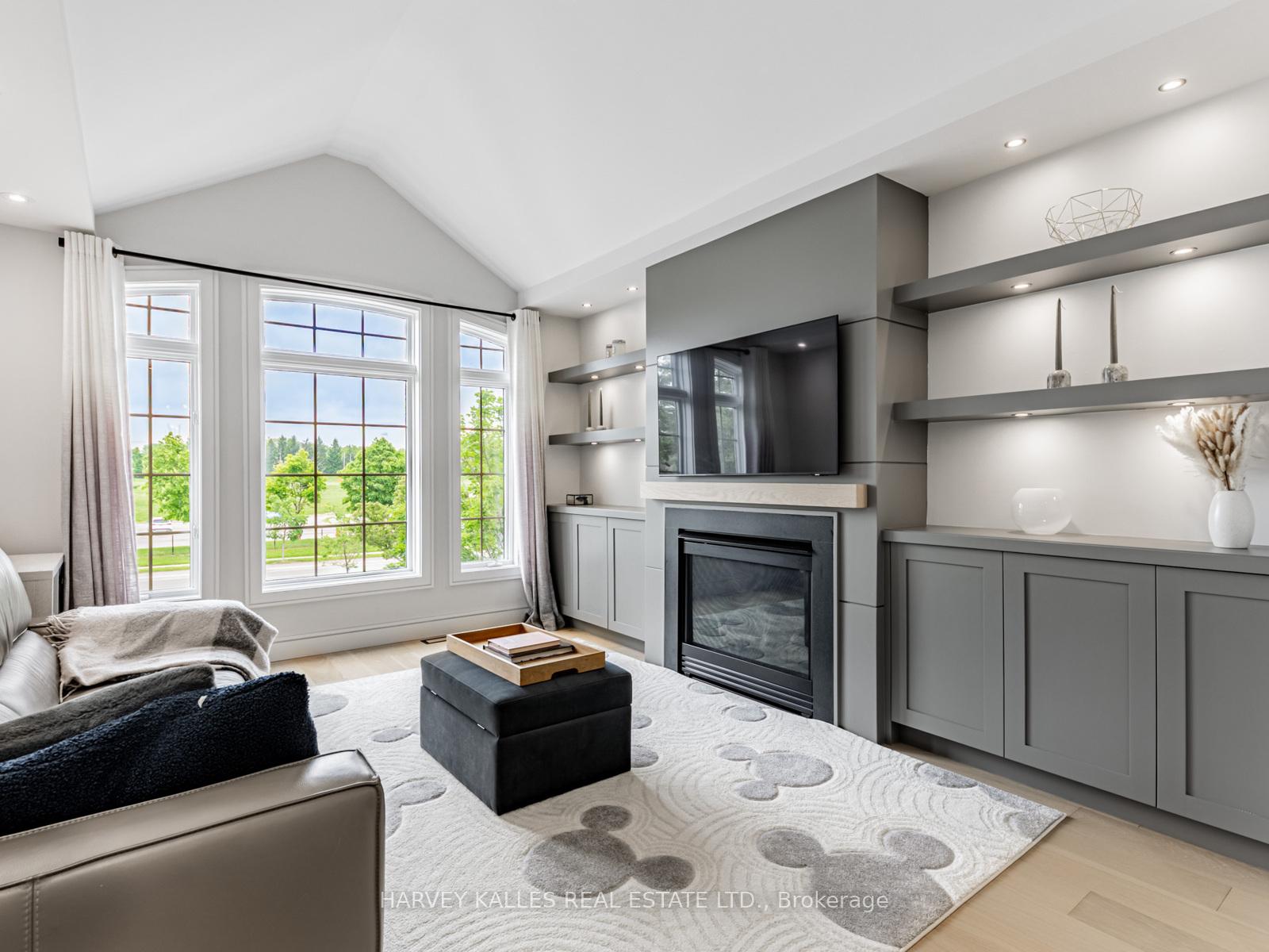 Photo 4 of 128 Kingsbridge Circle, Vaughan, Beverley Glen — HOMEH