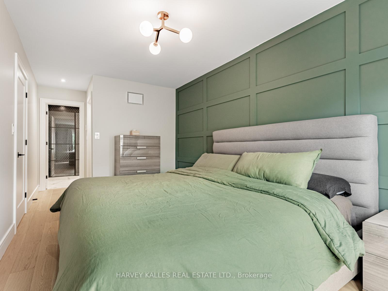 Photo 7 of 128 Kingsbridge Circle, Vaughan, Beverley Glen — HOMEH