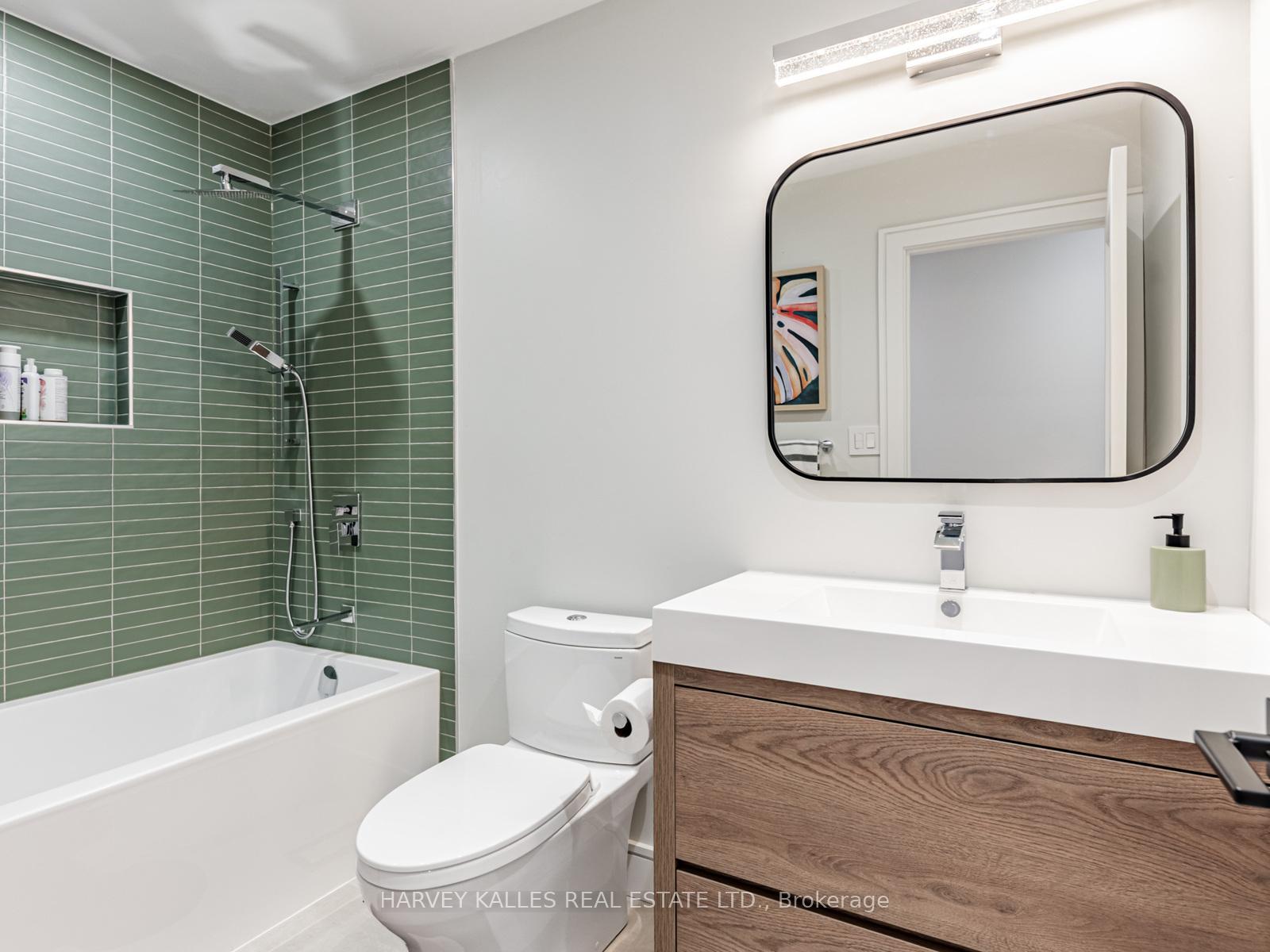 Photo 19 of 128 Kingsbridge Circle, Vaughan, Beverley Glen — HOMEH