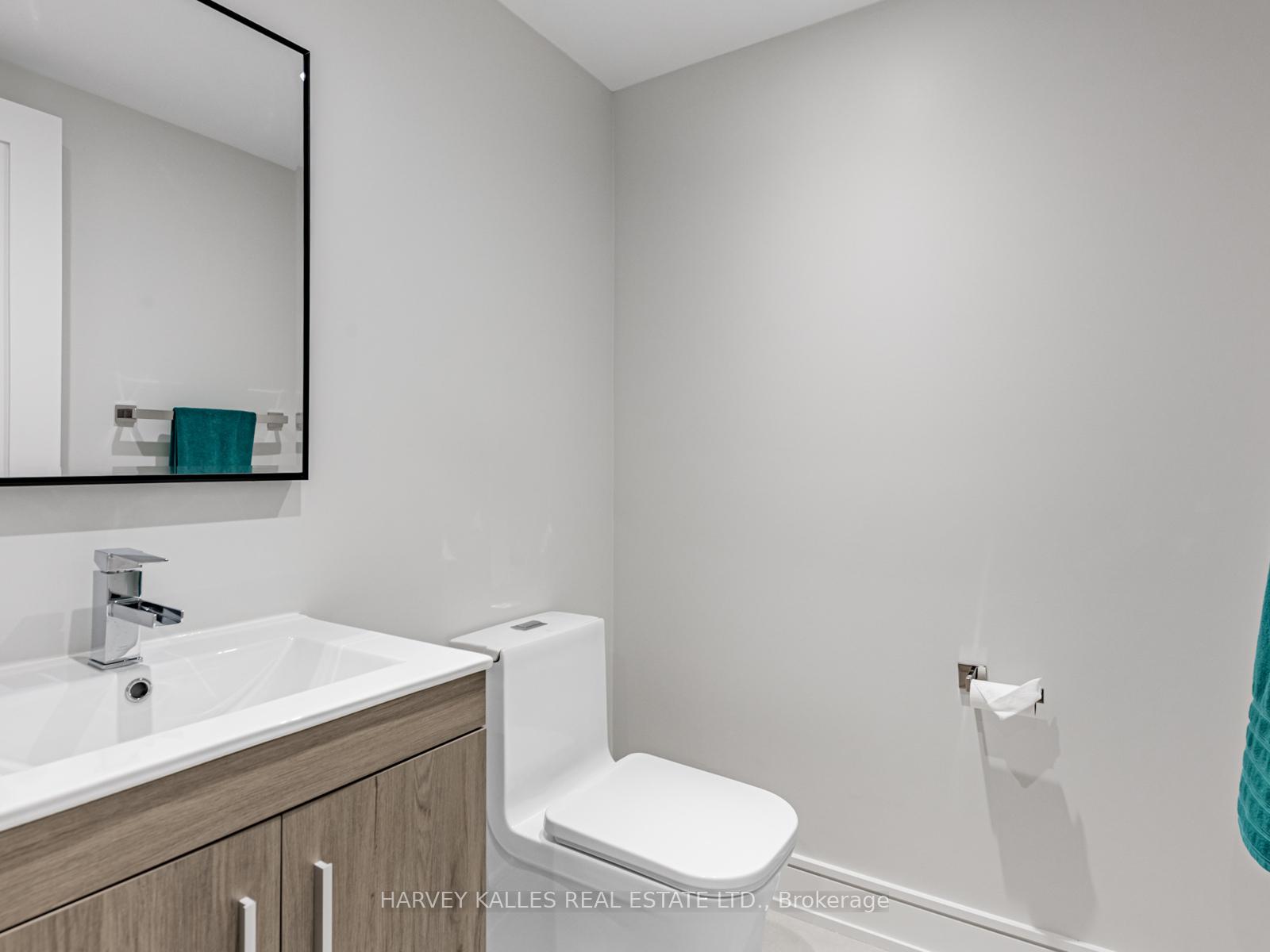 Photo 16 of 128 Kingsbridge Circle, Vaughan, Beverley Glen — HOMEH