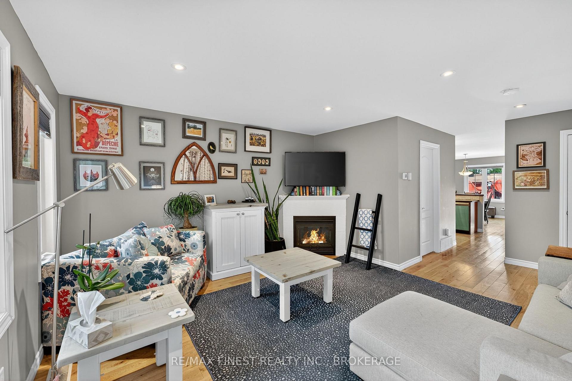 Photo 4 of 39 Charles Street, Kingston, East of Sir John A. Blvd — HOMEH