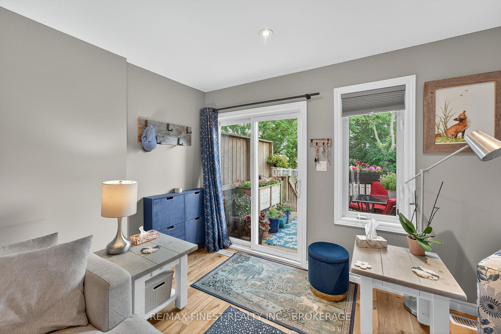 Photo 26 of 39 Charles Street, Kingston, East of Sir John A. Blvd — HOMEH