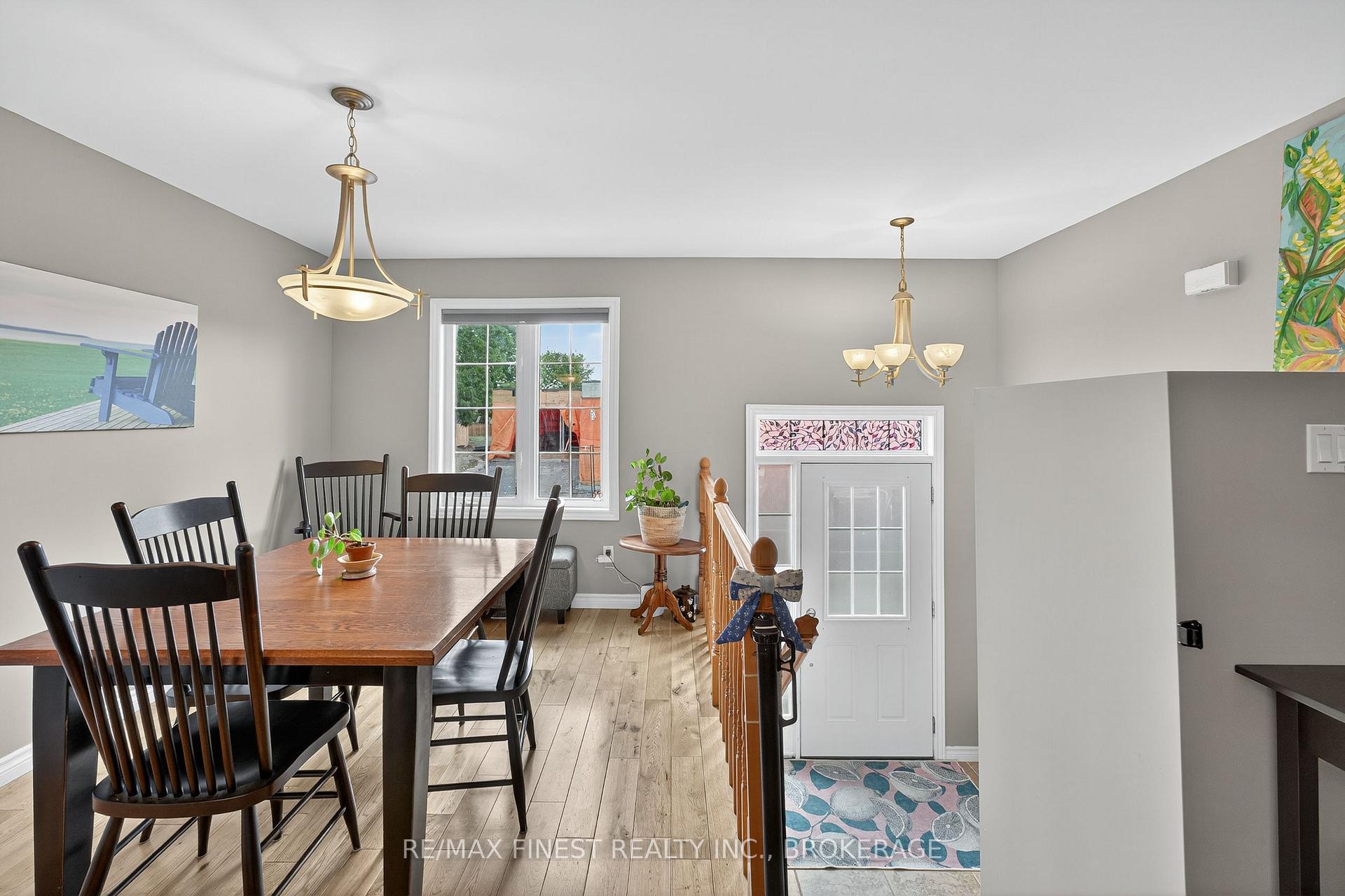 Photo 21 of 39 Charles Street, Kingston, East of Sir John A. Blvd — HOMEH